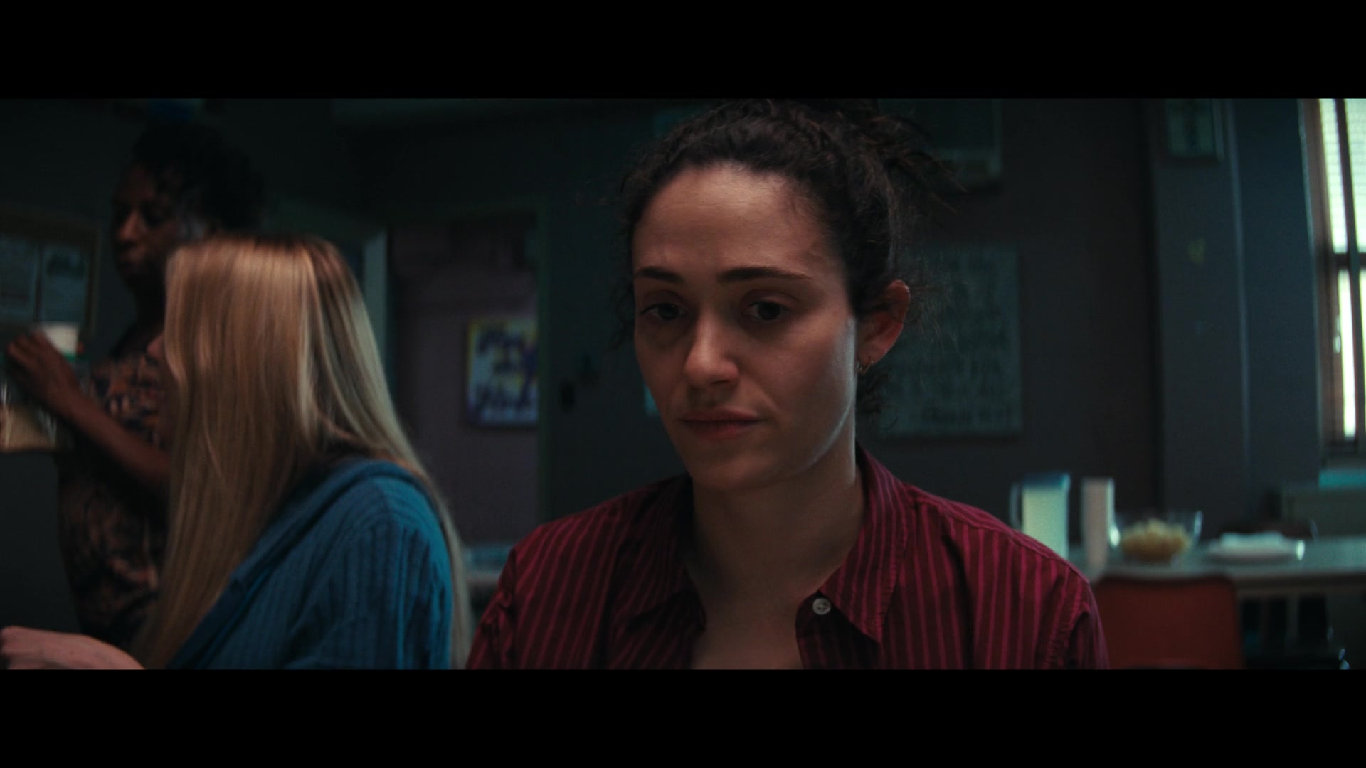 Furious_S01E06_They_Make_a_Noise_Like_Feathers_1080p_ERW_003004.jpg