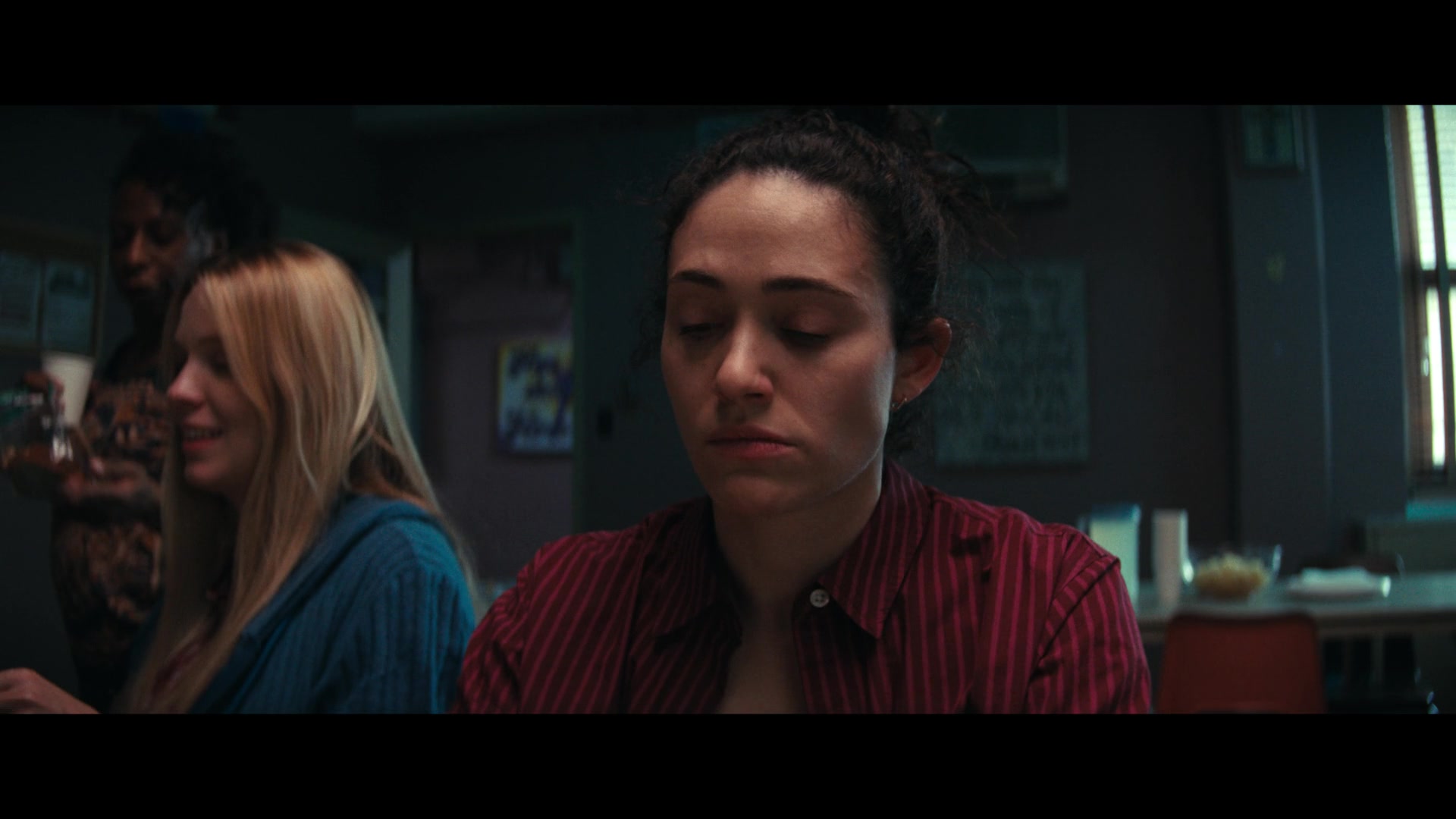 Furious_S01E06_They_Make_a_Noise_Like_Feathers_1080p_ERW_003008.jpg
