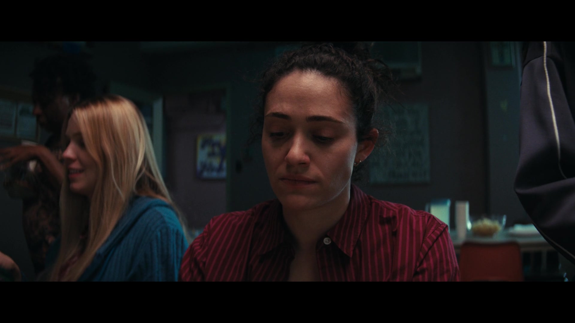 Furious_S01E06_They_Make_a_Noise_Like_Feathers_1080p_ERW_003009.jpg
