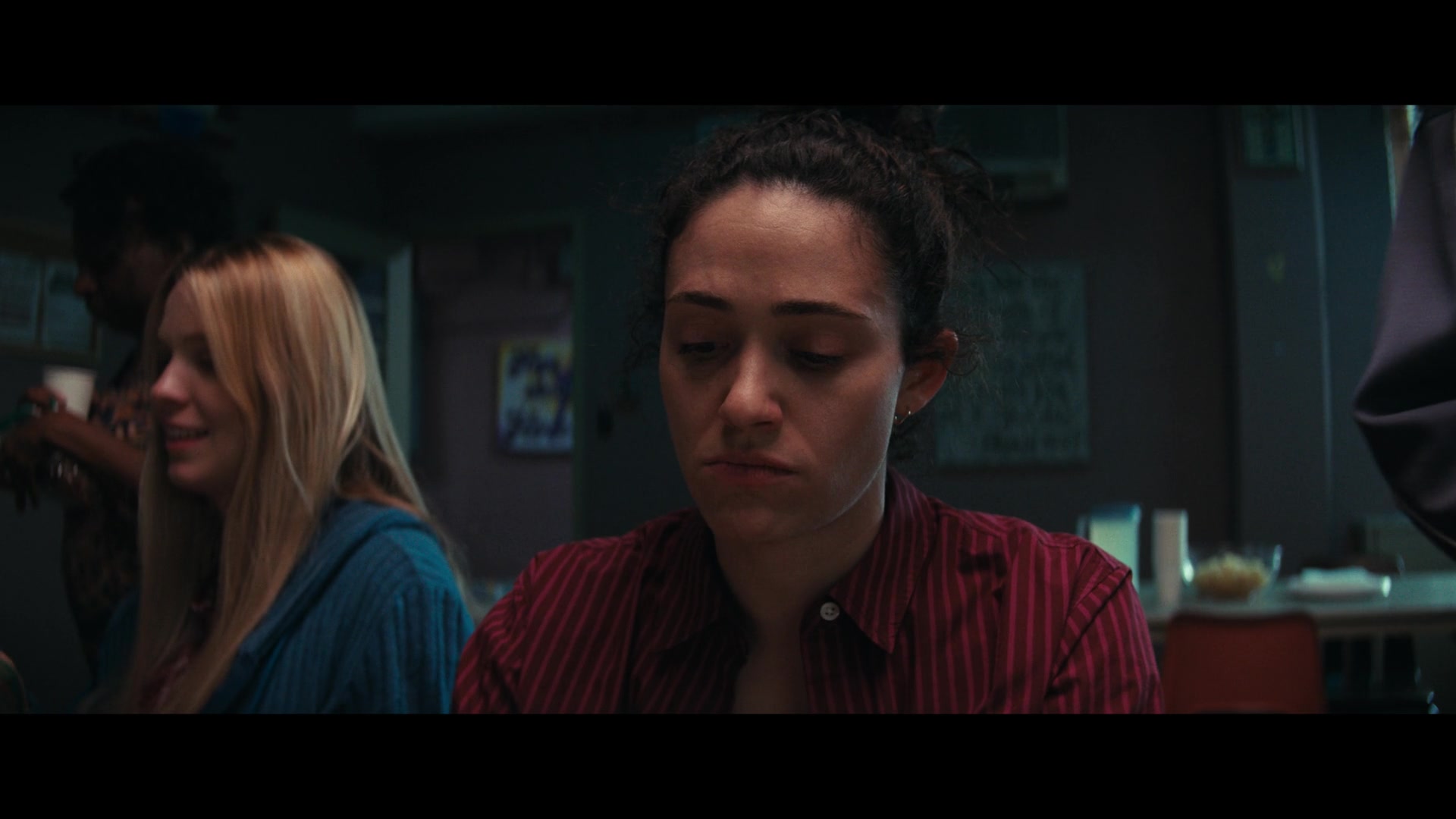 Furious_S01E06_They_Make_a_Noise_Like_Feathers_1080p_ERW_003010.jpg