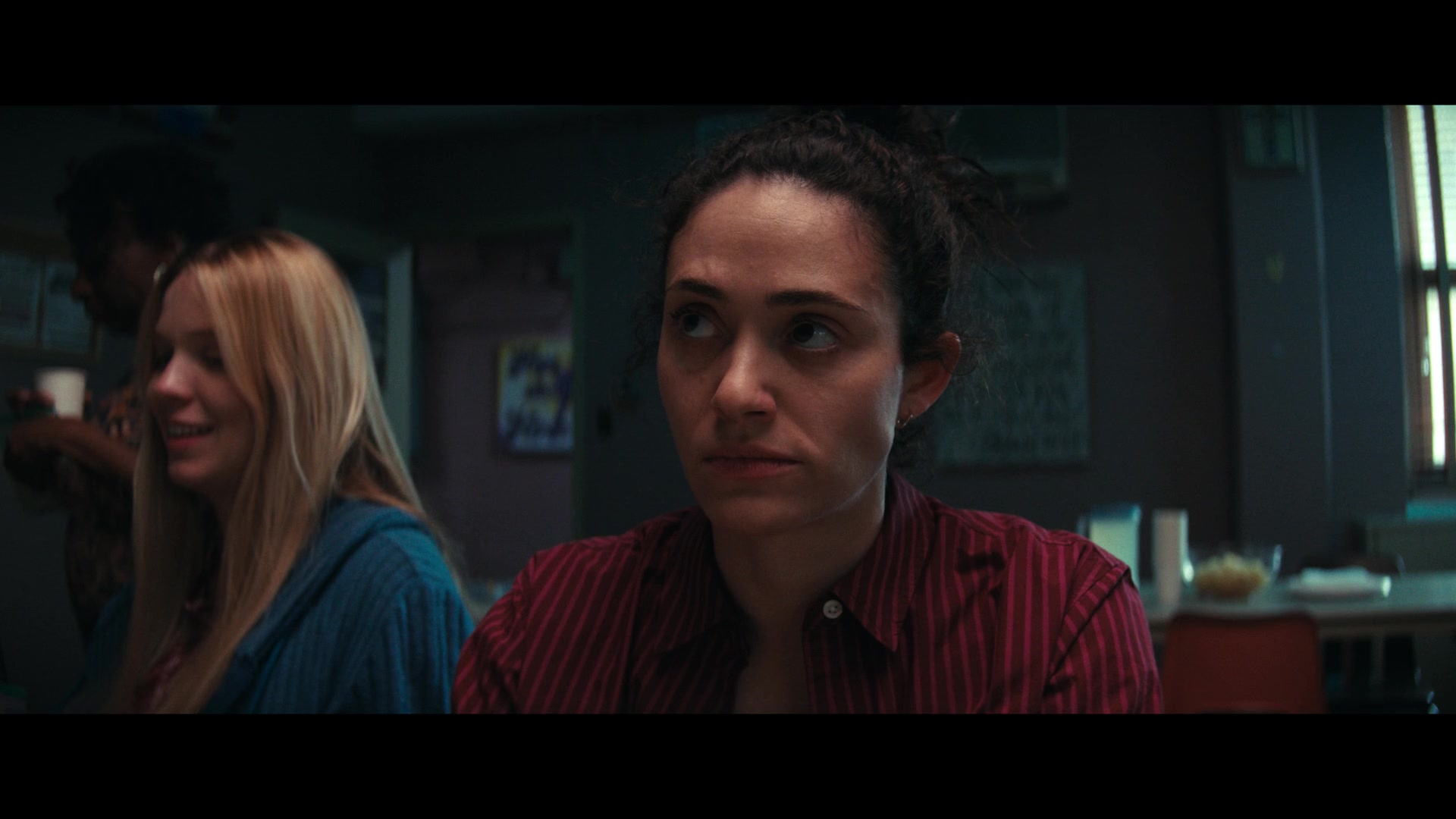 Furious_S01E06_They_Make_a_Noise_Like_Feathers_1080p_ERW_003011.jpg