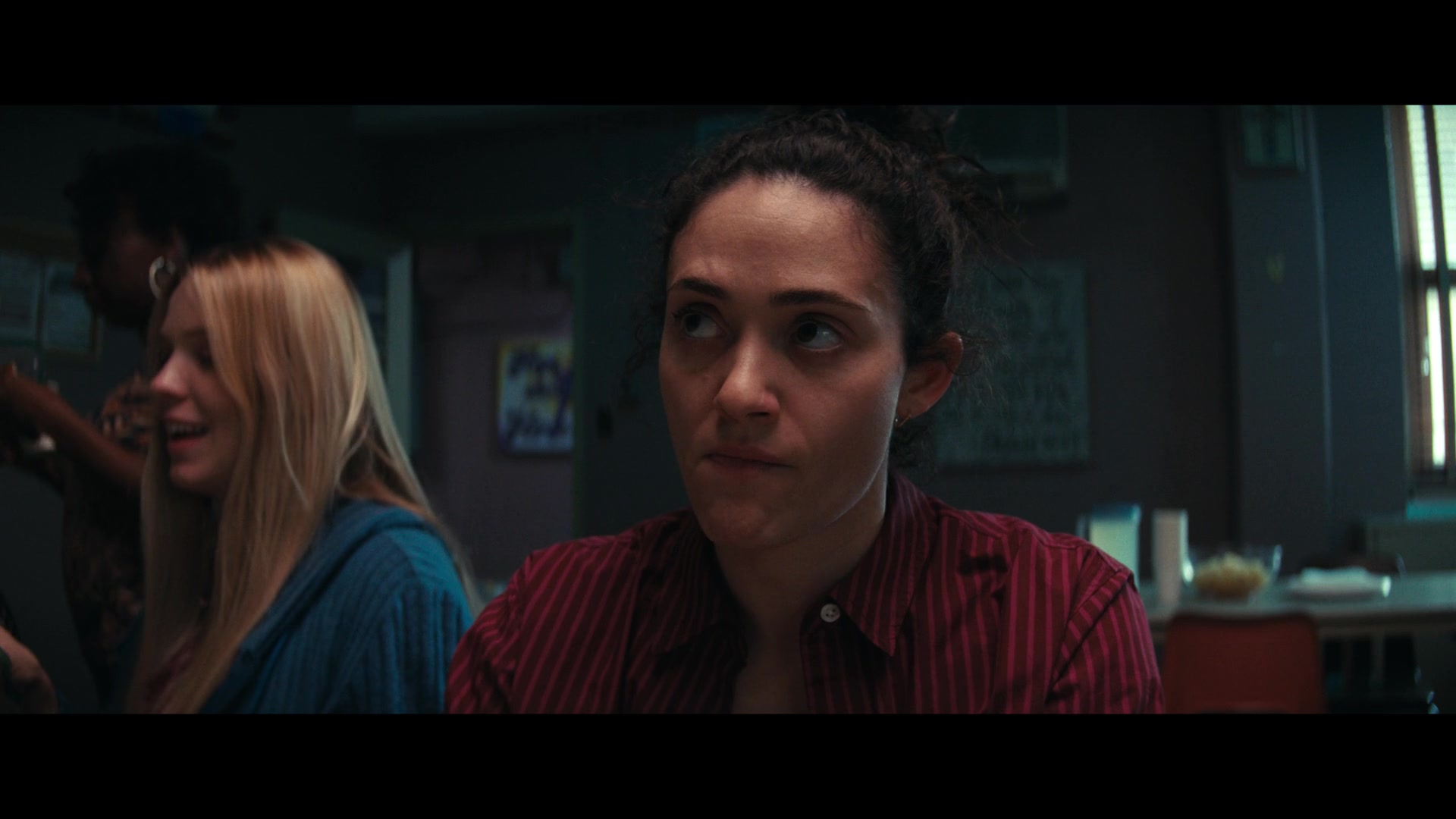 Furious_S01E06_They_Make_a_Noise_Like_Feathers_1080p_ERW_003012.jpg