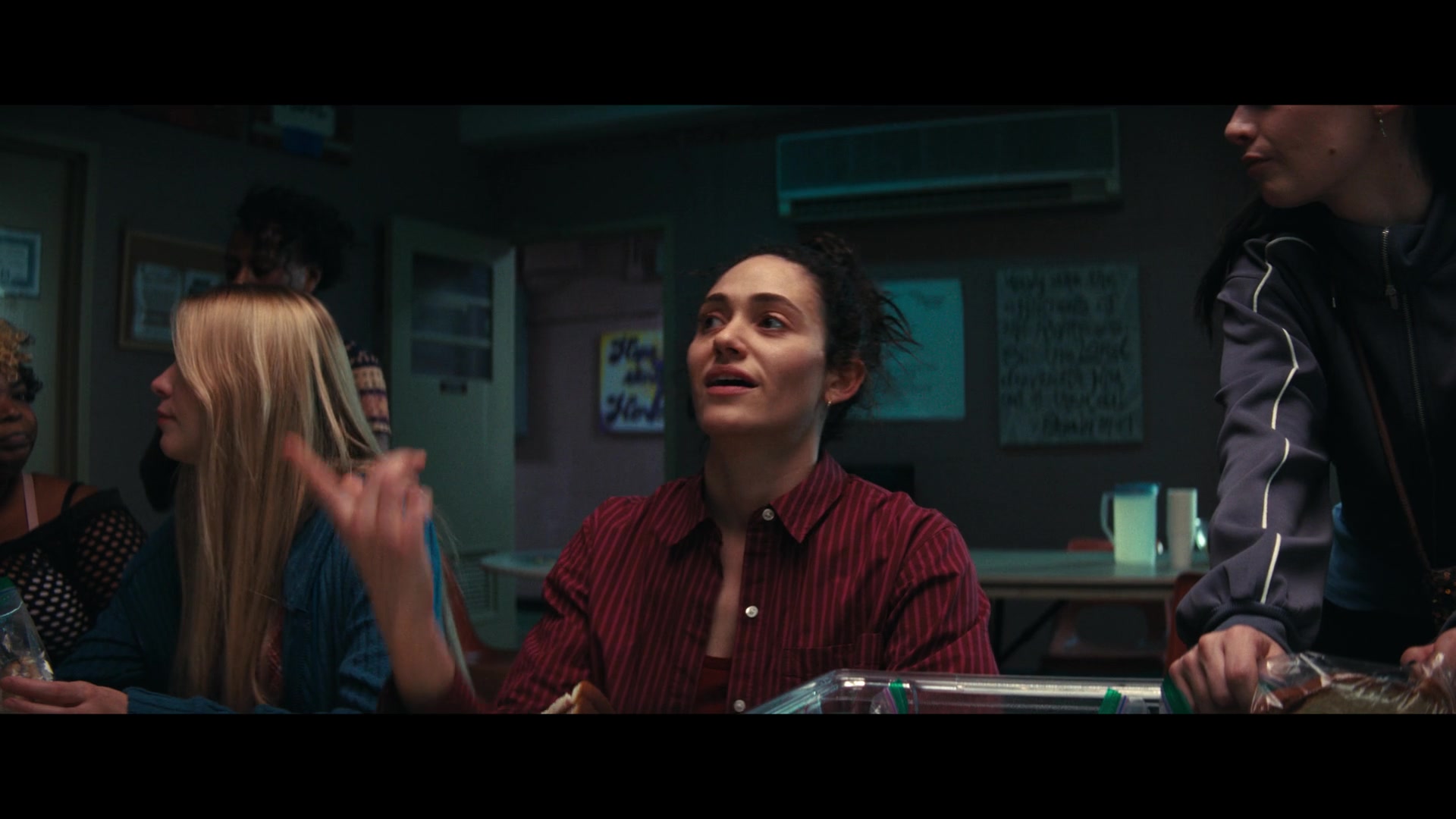 Furious_S01E06_They_Make_a_Noise_Like_Feathers_1080p_ERW_003025.jpg