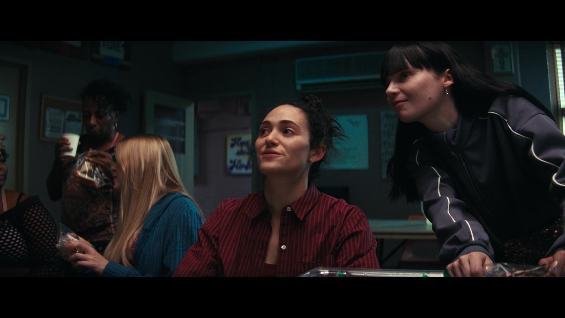 Furious_S01E06_They_Make_a_Noise_Like_Feathers_1080p_ERW_003031.jpg
