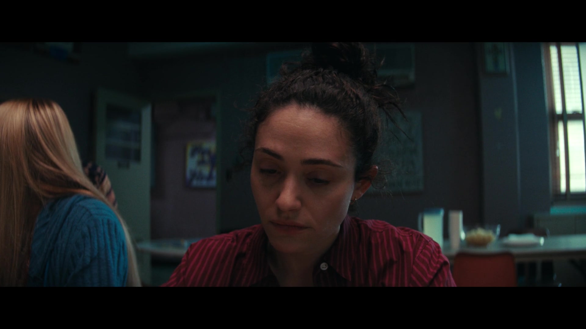 Furious_S01E06_They_Make_a_Noise_Like_Feathers_1080p_ERW_003075.jpg