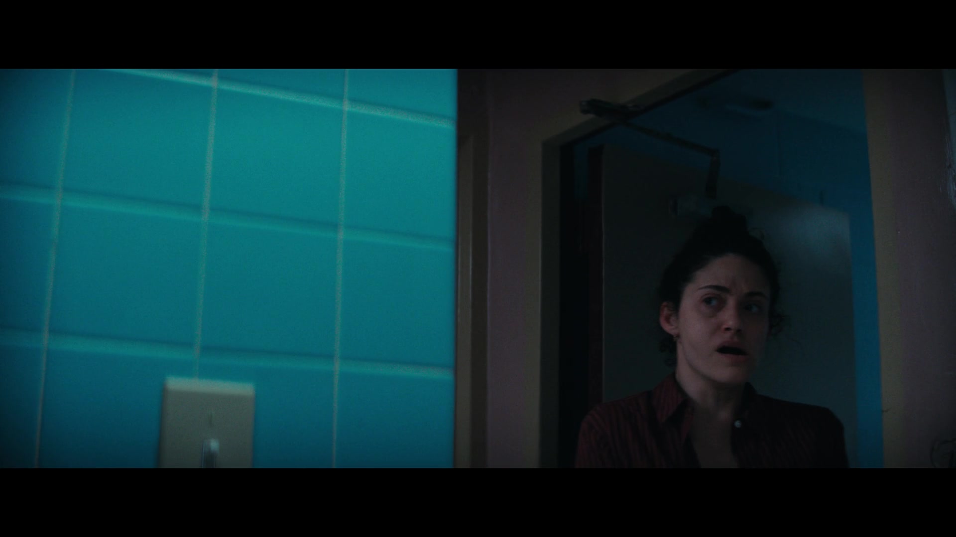 Furious_S01E06_They_Make_a_Noise_Like_Feathers_1080p_ERW_003449.jpg