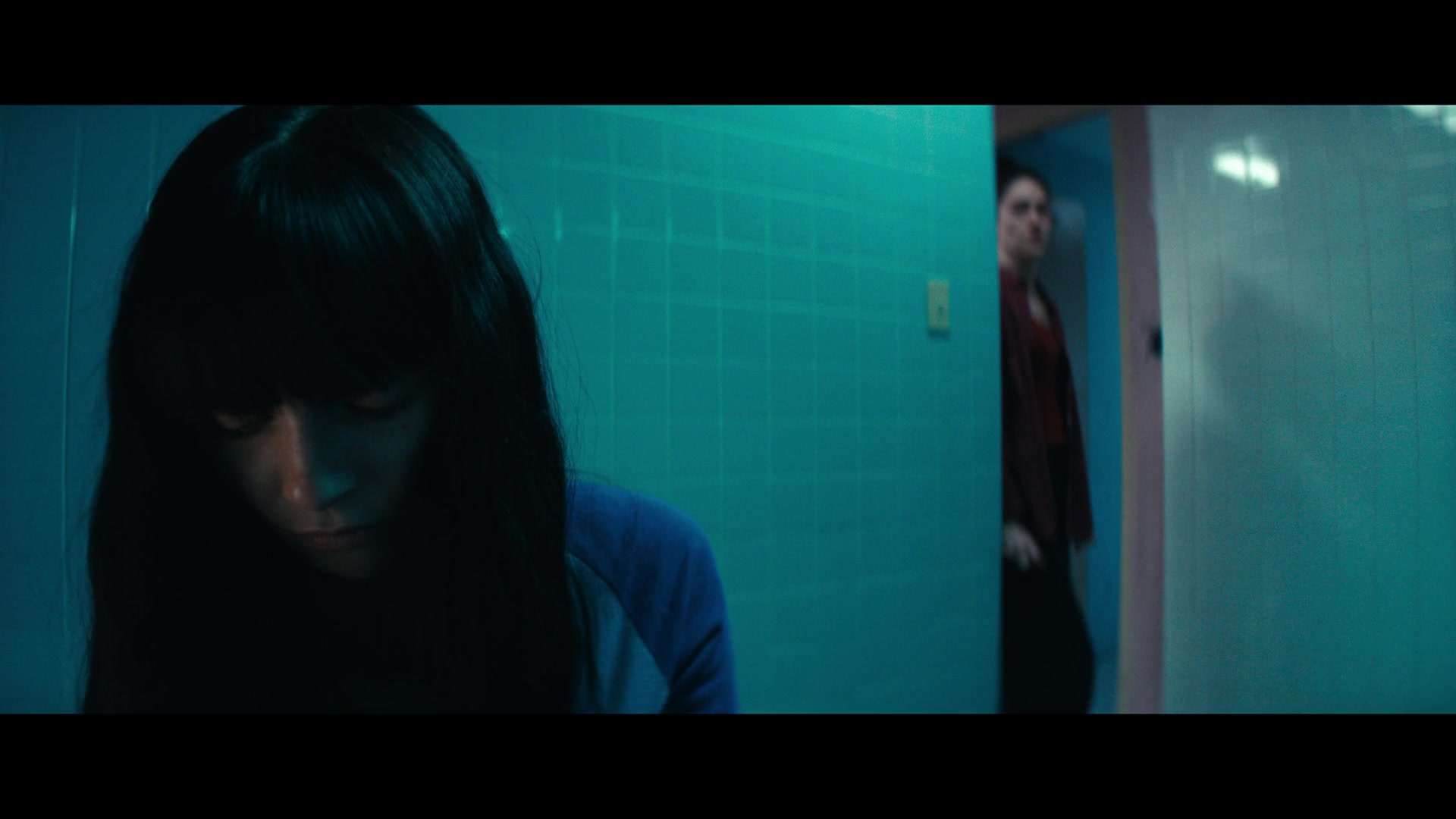 Furious_S01E06_They_Make_a_Noise_Like_Feathers_1080p_ERW_003463.jpg