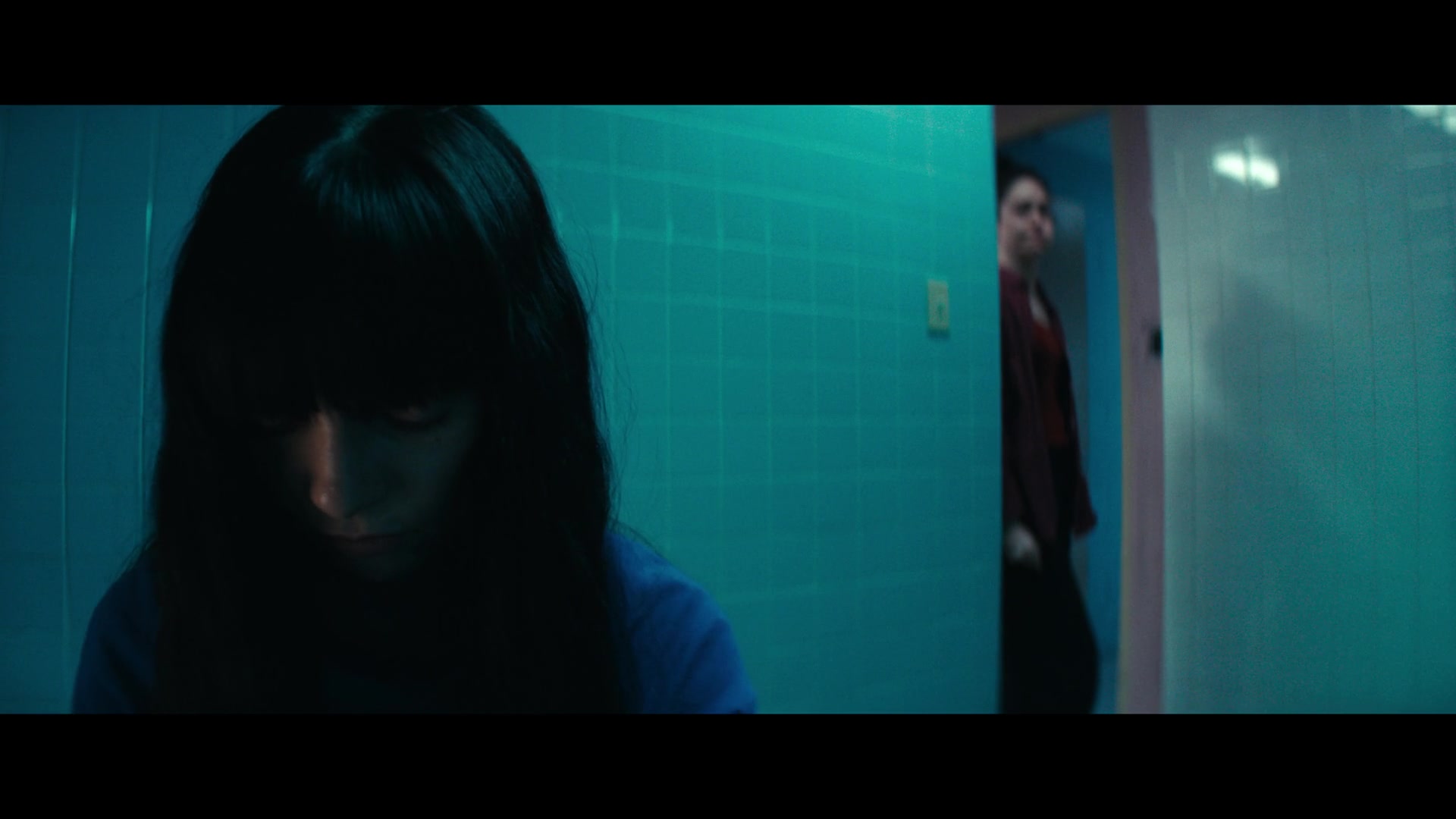 Furious_S01E06_They_Make_a_Noise_Like_Feathers_1080p_ERW_003466.jpg