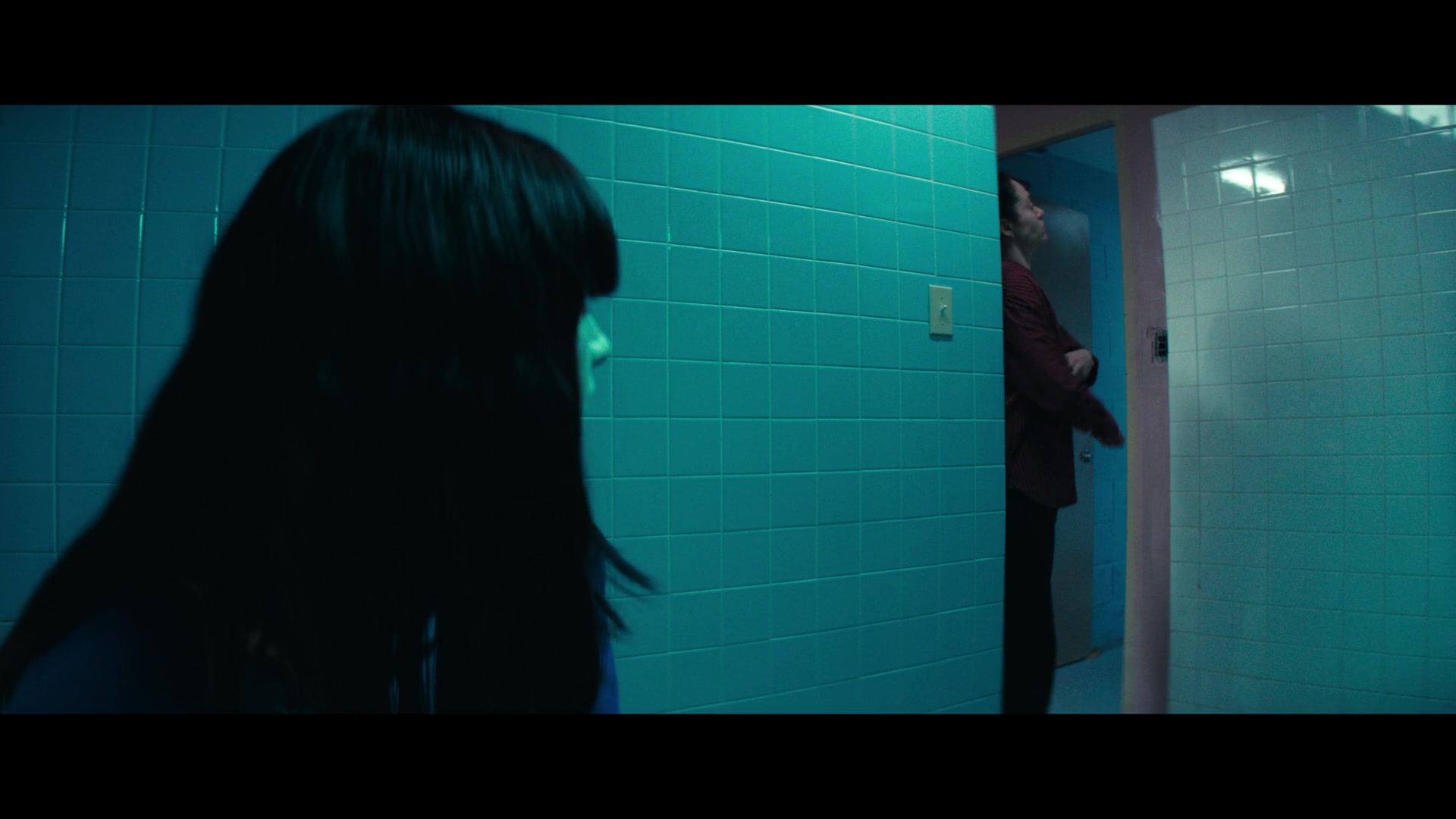 Furious_S01E06_They_Make_a_Noise_Like_Feathers_1080p_ERW_003484.jpg