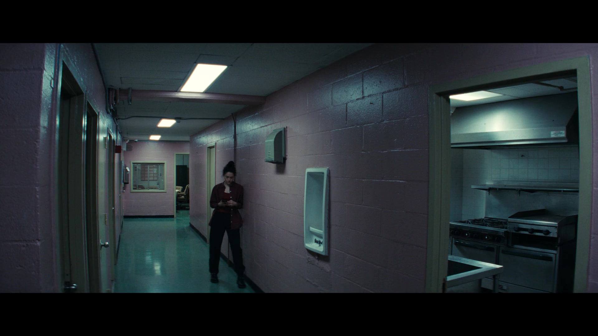 Furious_S01E06_They_Make_a_Noise_Like_Feathers_1080p_ERW_003834.jpg