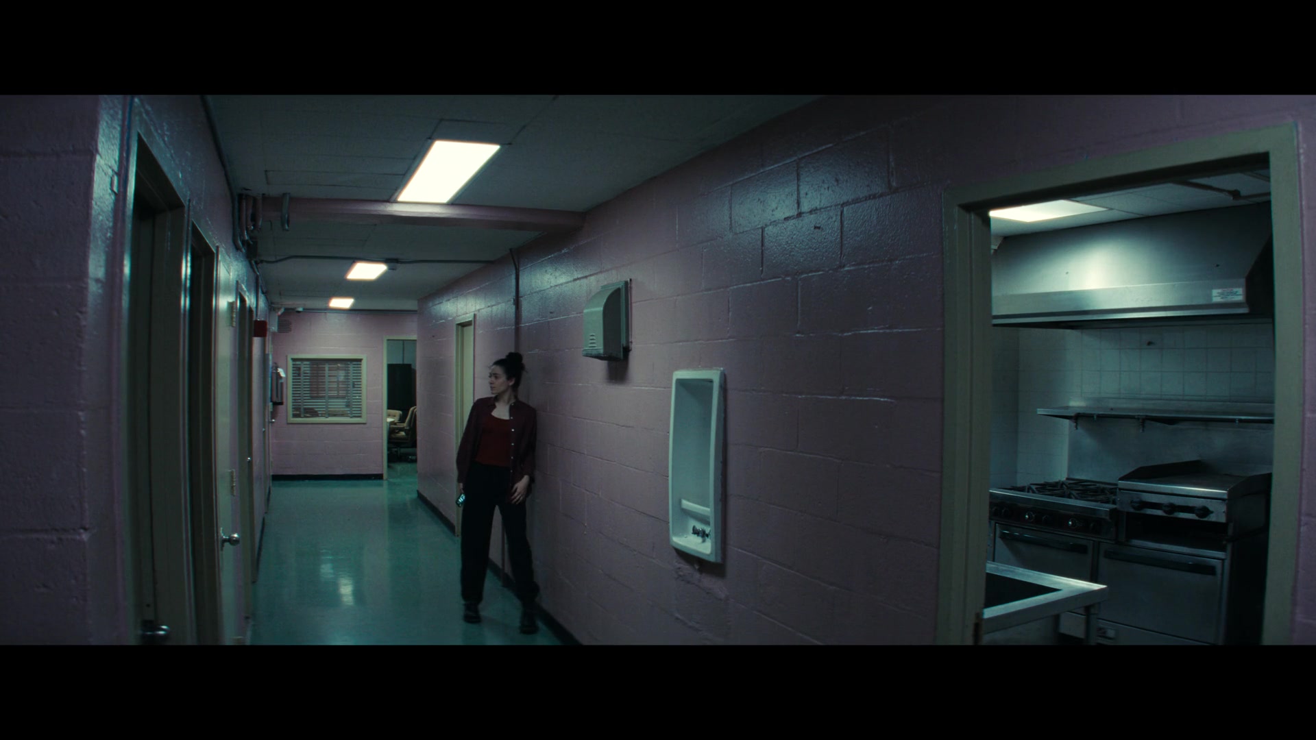 Furious_S01E06_They_Make_a_Noise_Like_Feathers_1080p_ERW_003836.jpg