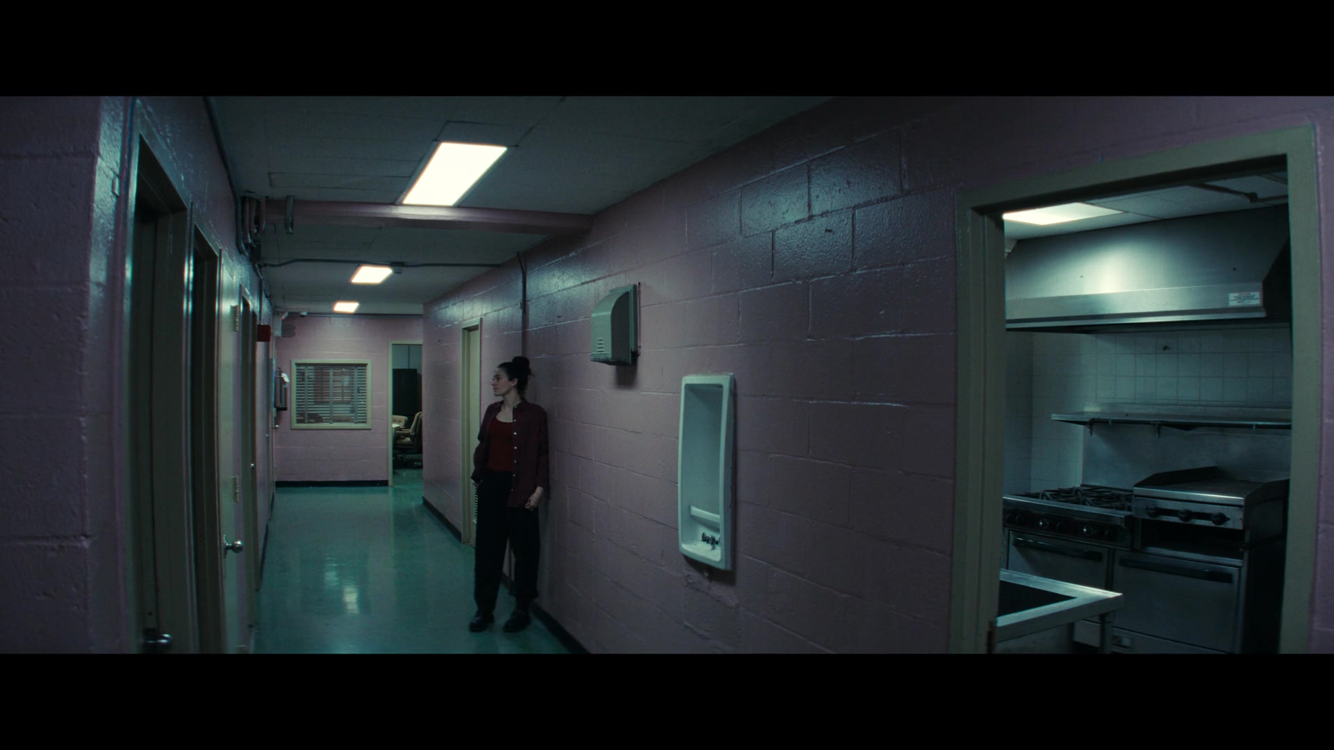 Furious_S01E06_They_Make_a_Noise_Like_Feathers_1080p_ERW_003838.jpg