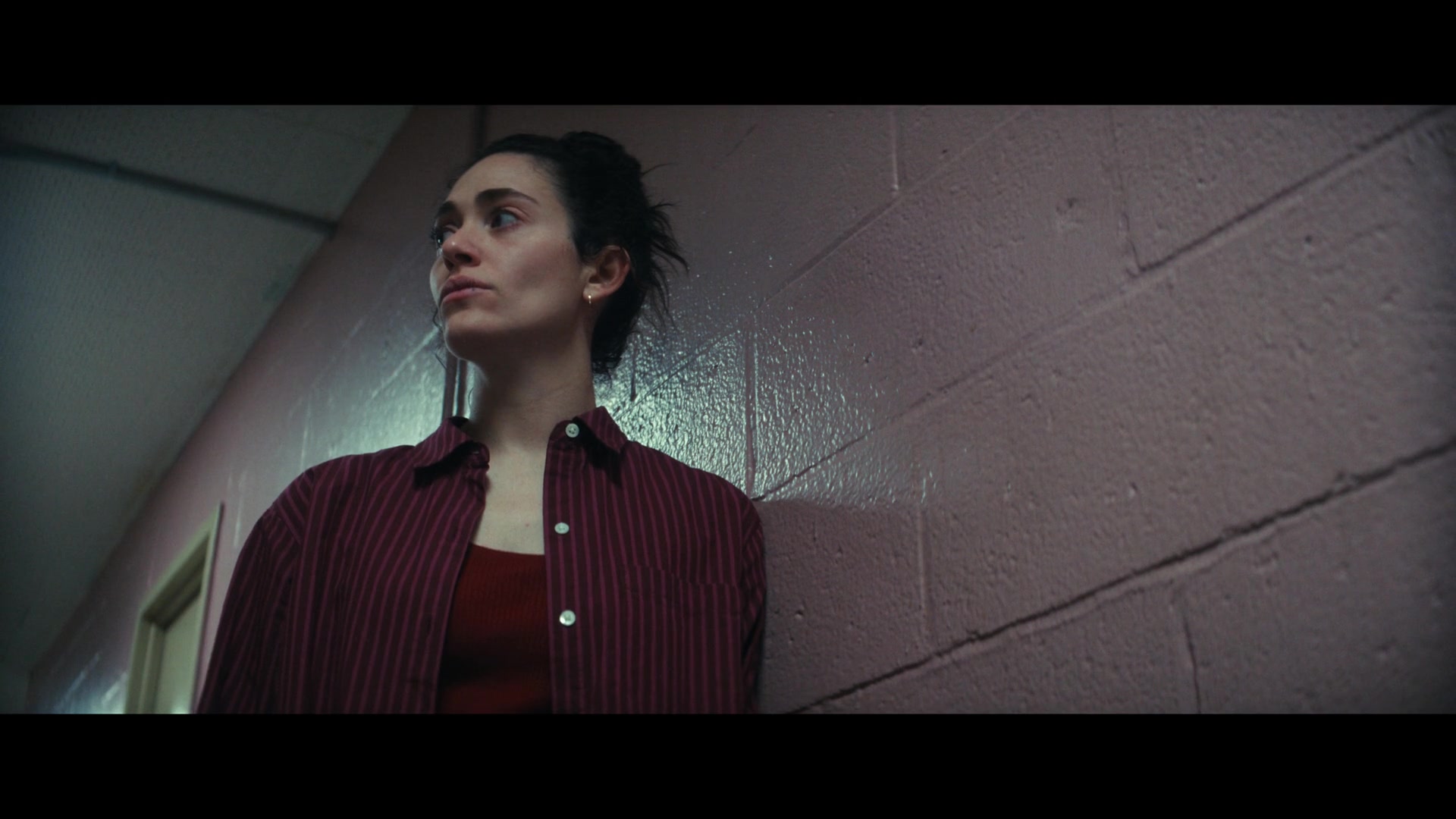 Furious_S01E06_They_Make_a_Noise_Like_Feathers_1080p_ERW_004557.jpg