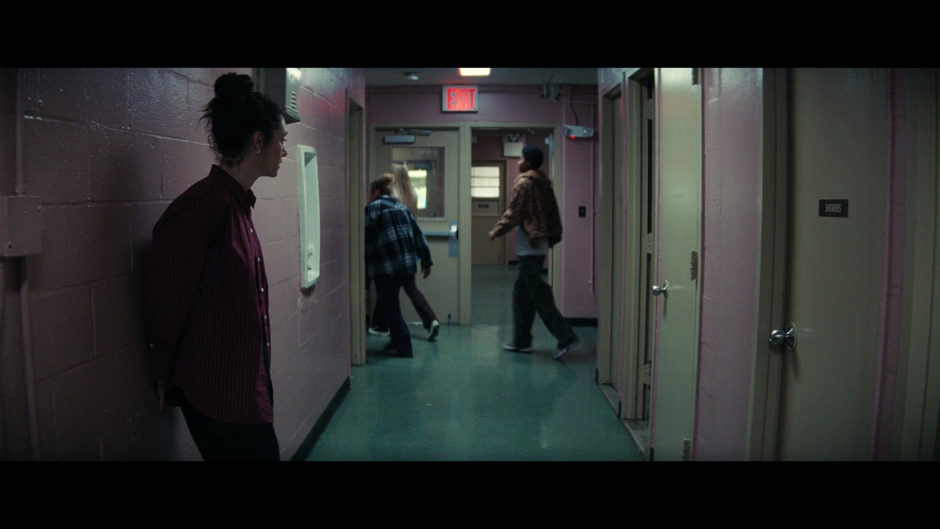 Furious_S01E06_They_Make_a_Noise_Like_Feathers_1080p_ERW_004603.jpg