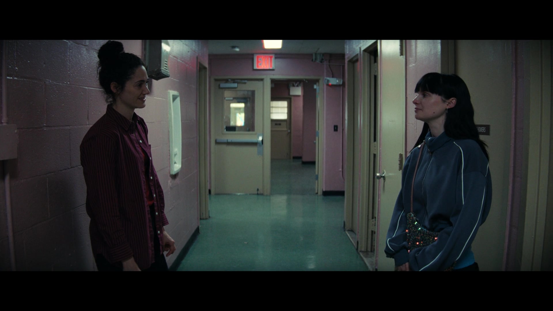 Furious_S01E06_They_Make_a_Noise_Like_Feathers_1080p_ERW_004631.jpg