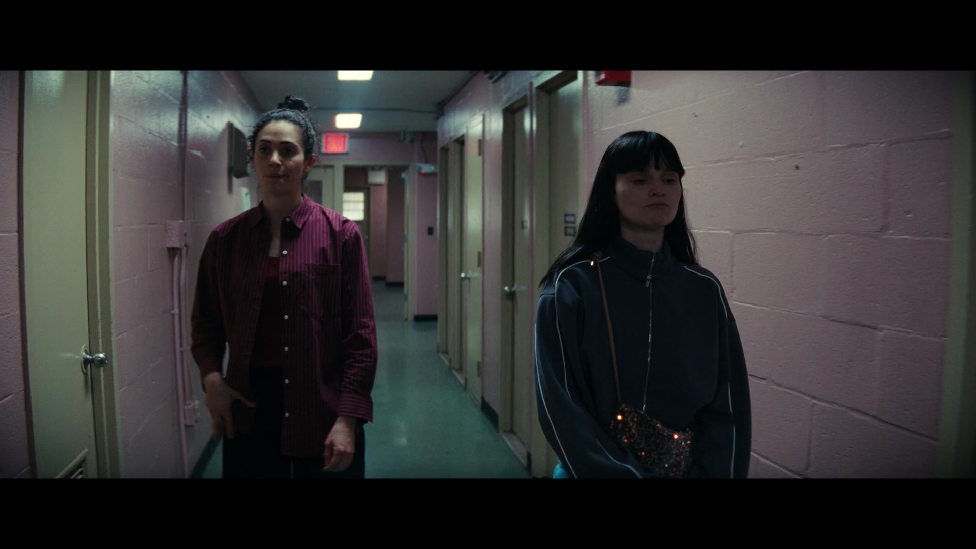 Furious_S01E06_They_Make_a_Noise_Like_Feathers_1080p_ERW_004647.jpg