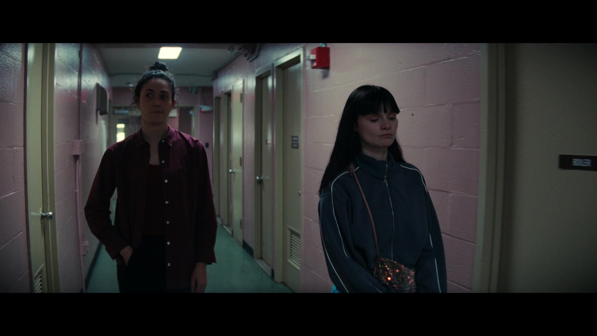 Furious_S01E06_They_Make_a_Noise_Like_Feathers_1080p_ERW_004649.jpg