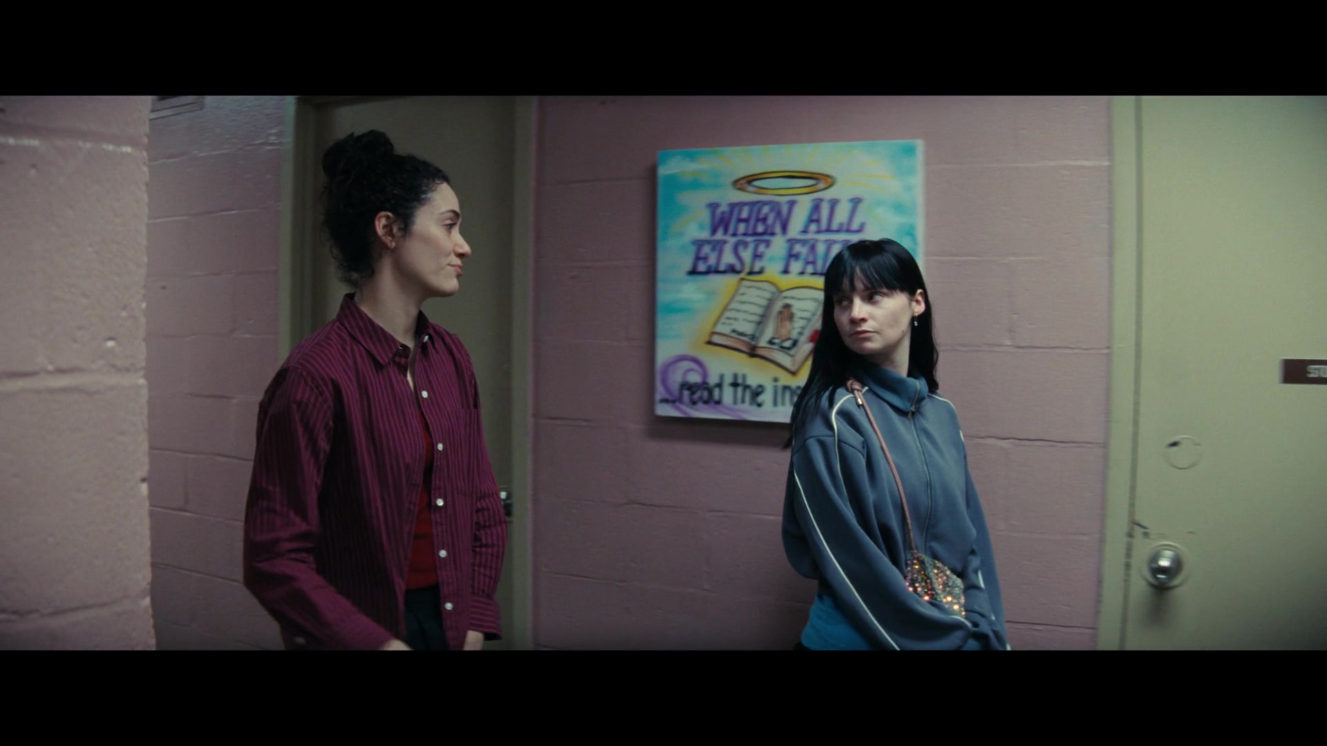 Furious_S01E06_They_Make_a_Noise_Like_Feathers_1080p_ERW_004656.jpg