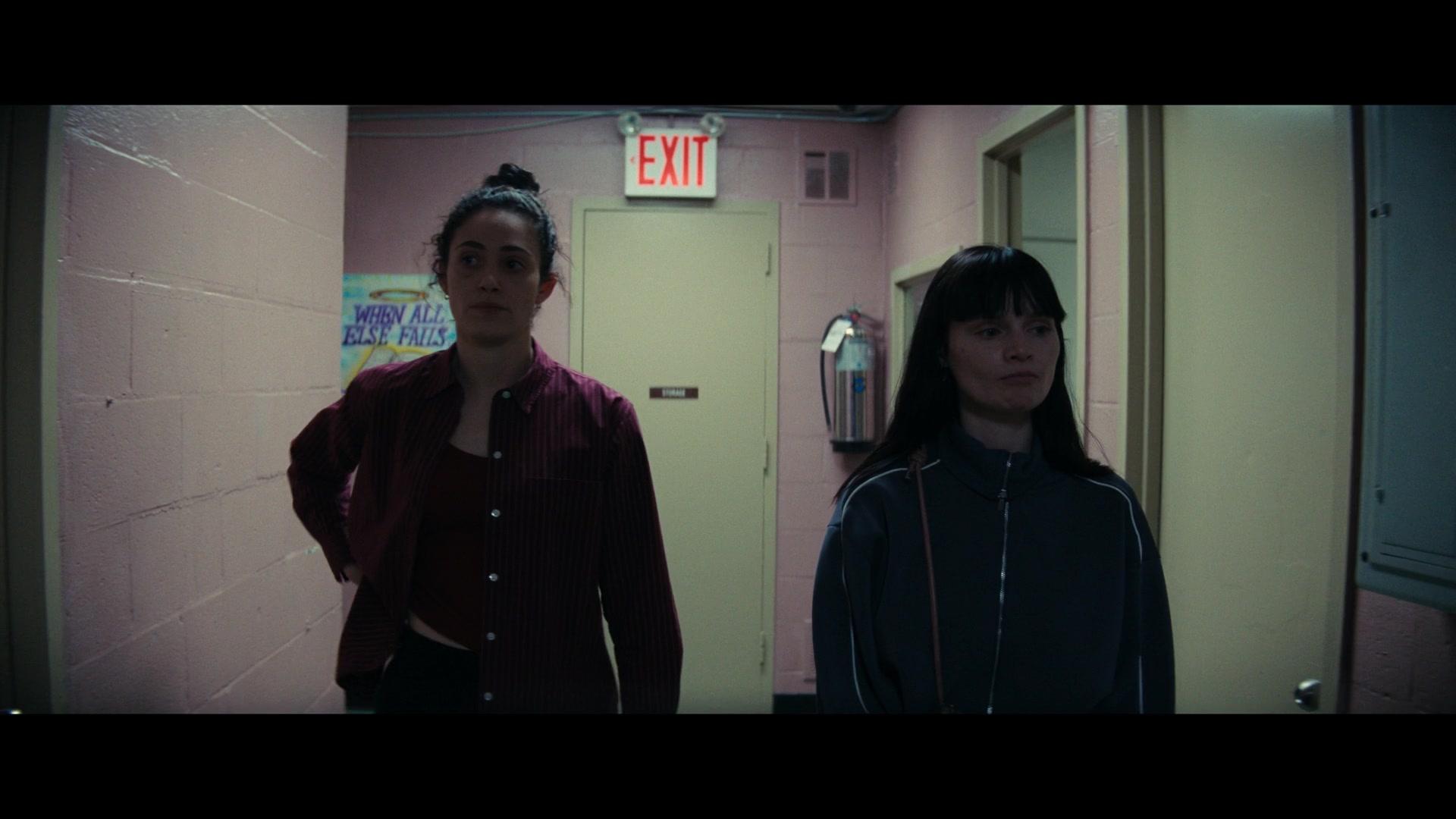 Furious_S01E06_They_Make_a_Noise_Like_Feathers_1080p_ERW_004669.jpg