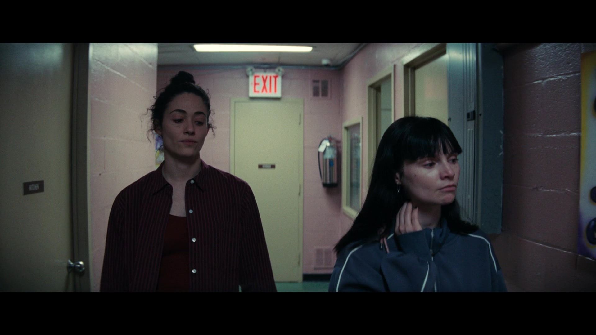 Furious_S01E06_They_Make_a_Noise_Like_Feathers_1080p_ERW_004673.jpg