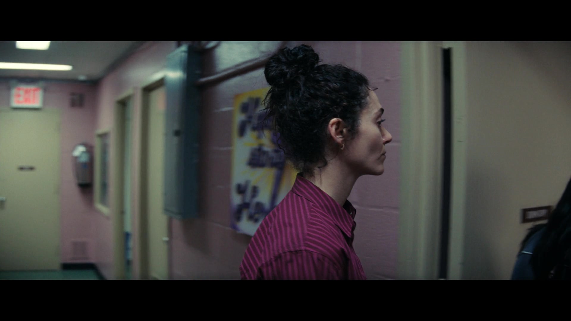 Furious_S01E06_They_Make_a_Noise_Like_Feathers_1080p_ERW_004680.jpg