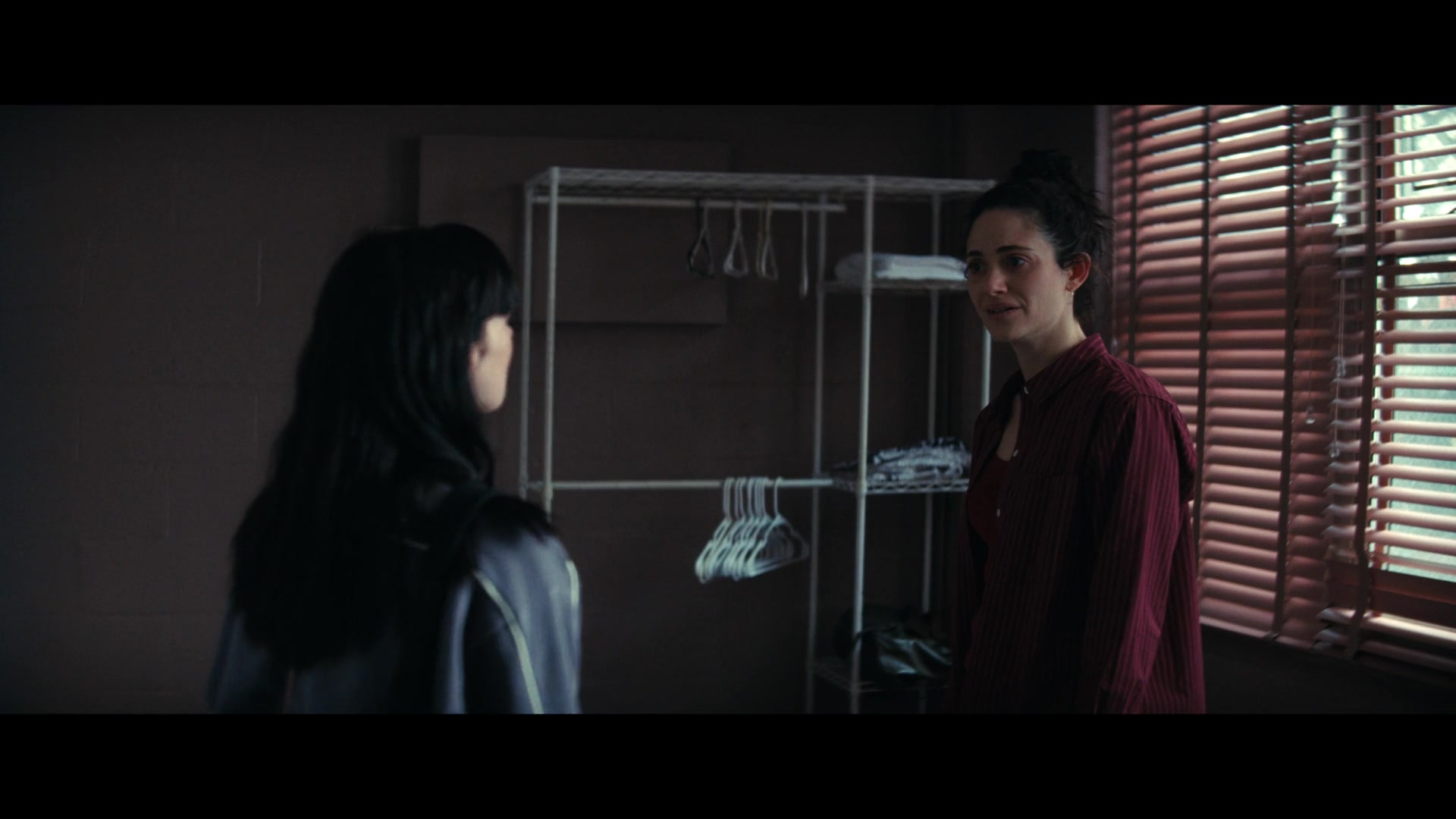 Furious_S01E06_They_Make_a_Noise_Like_Feathers_1080p_ERW_004716.jpg