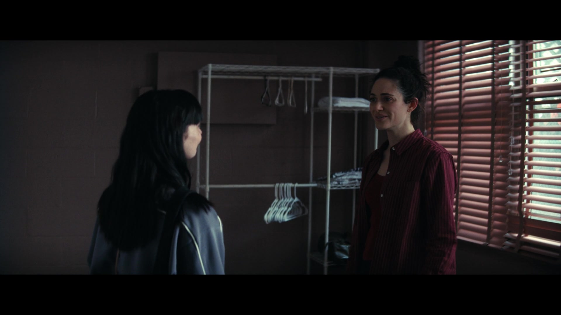 Furious_S01E06_They_Make_a_Noise_Like_Feathers_1080p_ERW_004720.jpg