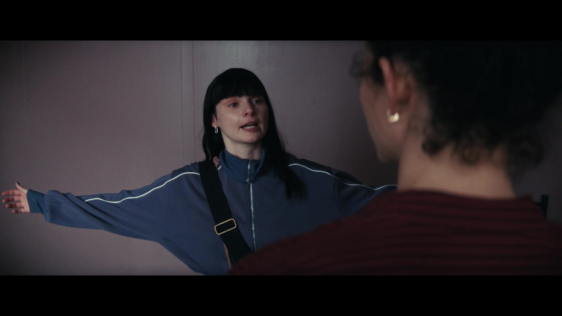 Furious_S01E06_They_Make_a_Noise_Like_Feathers_1080p_ERW_004722.jpg