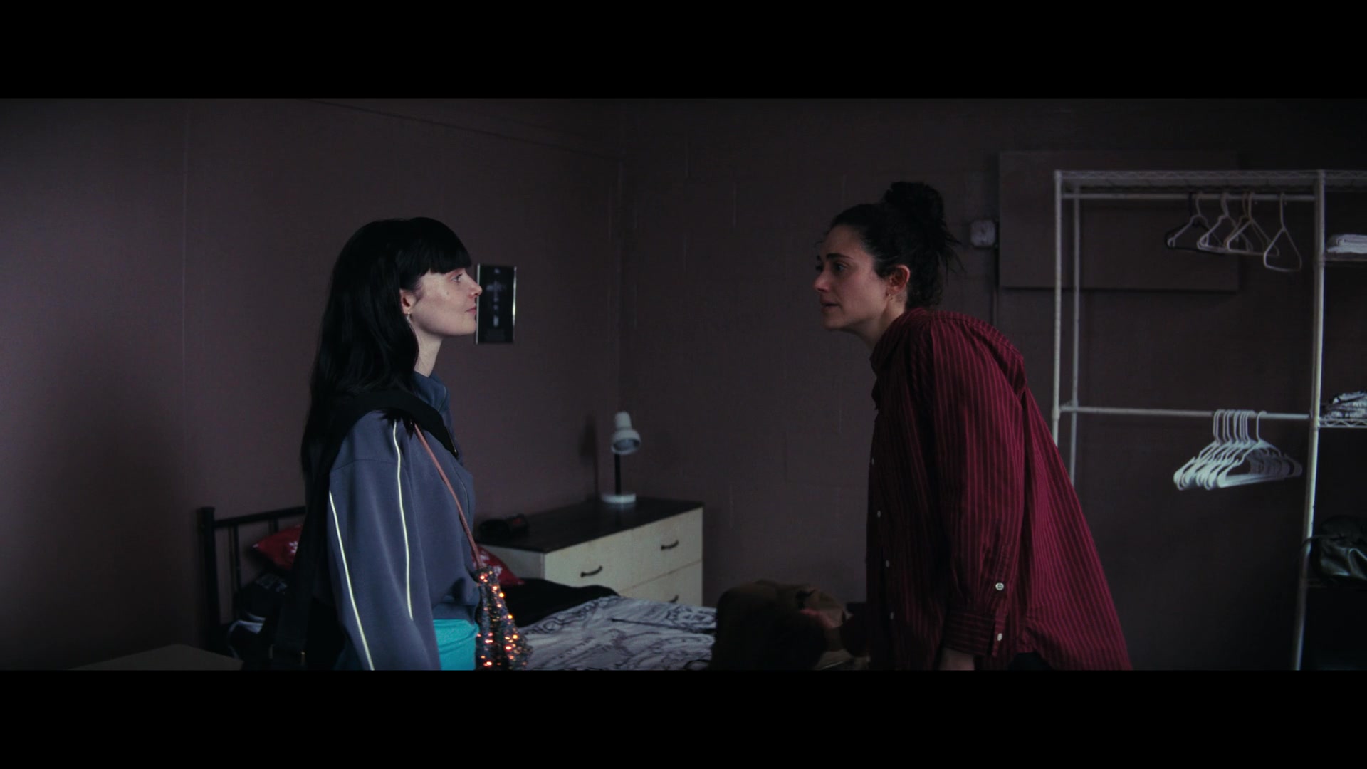 Furious_S01E06_They_Make_a_Noise_Like_Feathers_1080p_ERW_004728.jpg