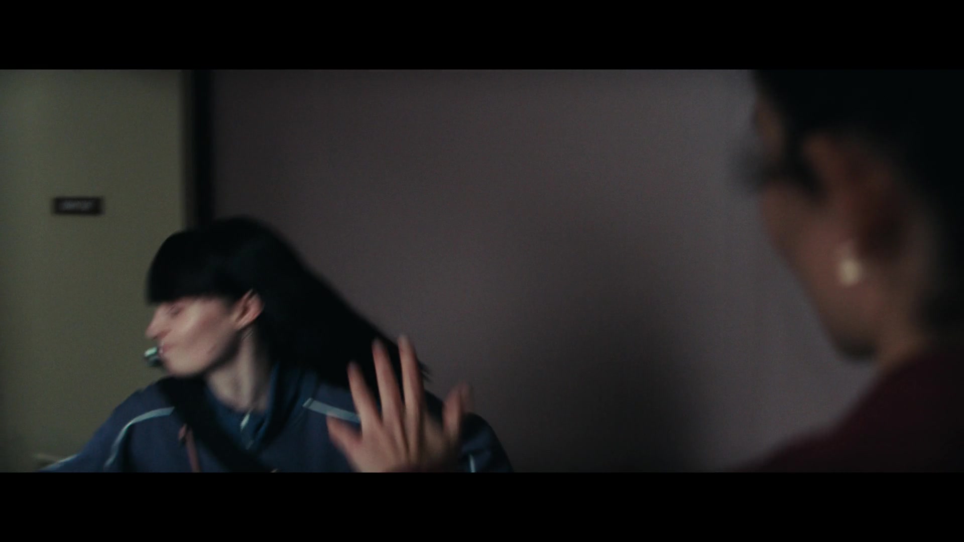Furious_S01E06_They_Make_a_Noise_Like_Feathers_1080p_ERW_004777.jpg