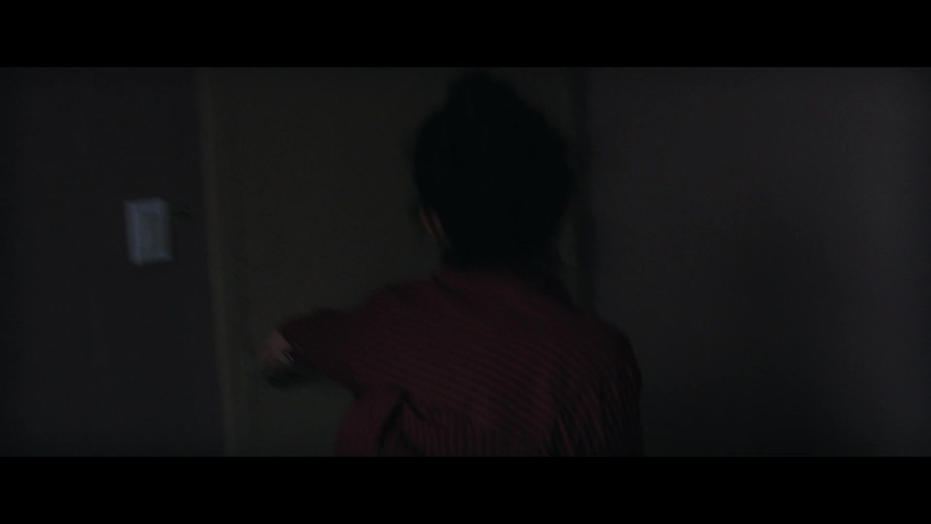 Furious_S01E06_They_Make_a_Noise_Like_Feathers_1080p_ERW_004786.jpg