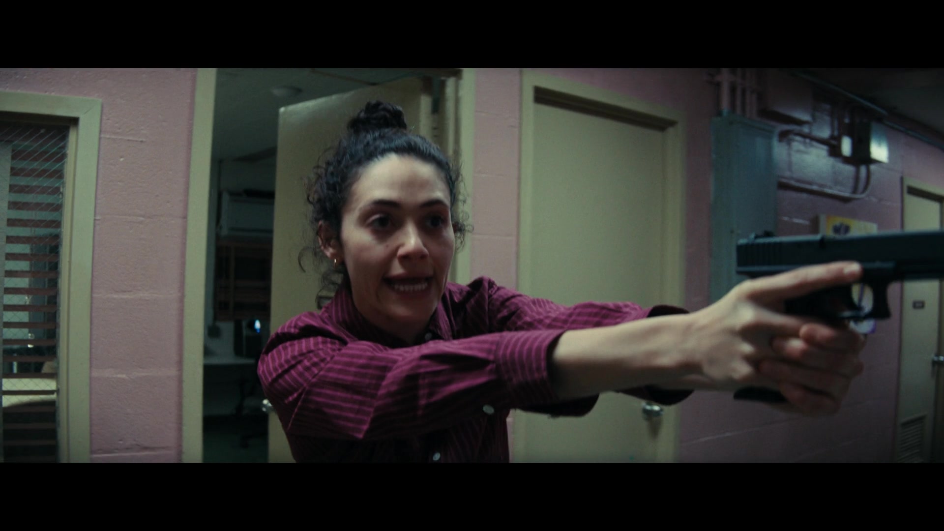 Furious_S01E06_They_Make_a_Noise_Like_Feathers_1080p_ERW_004801.jpg