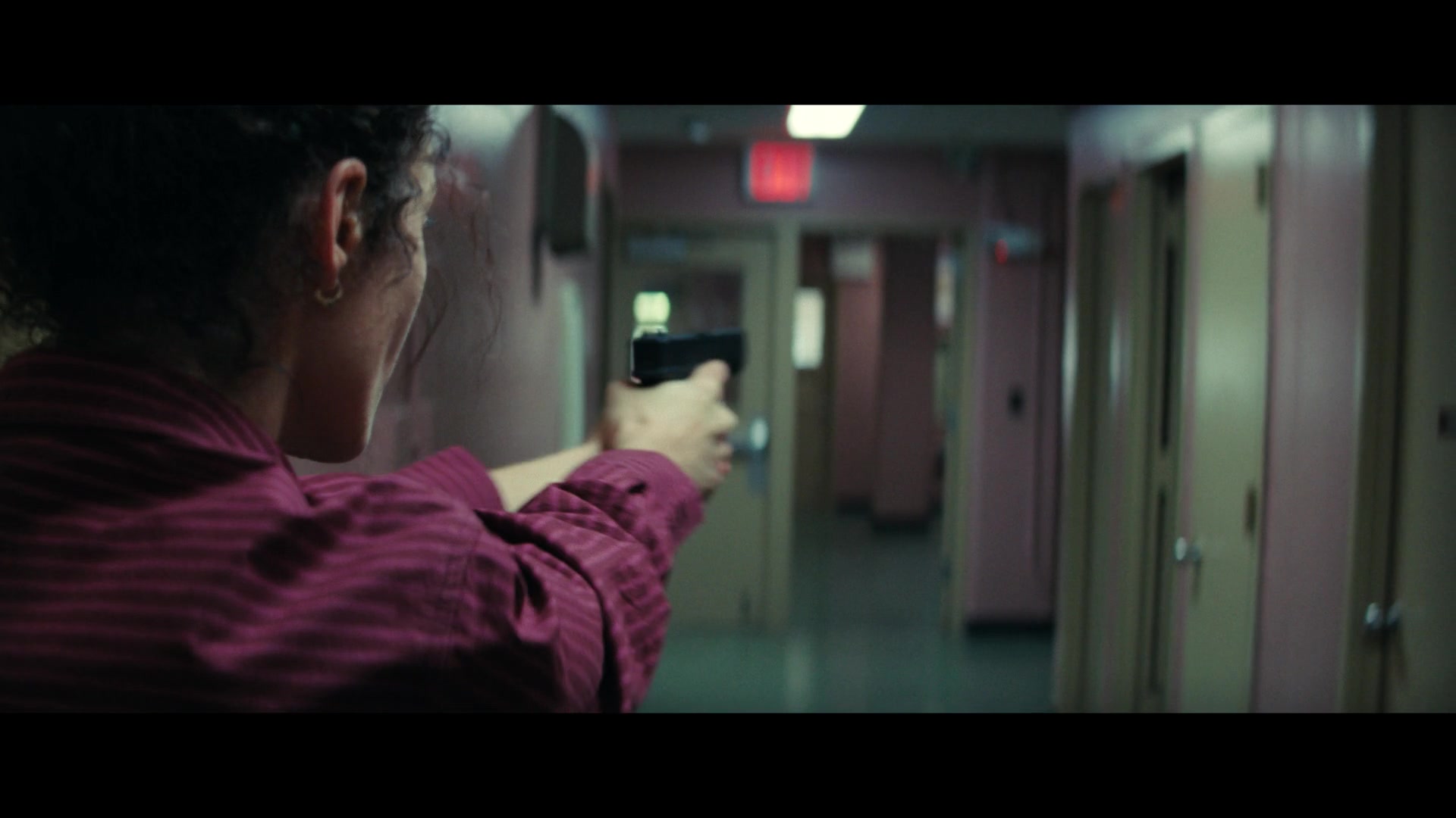 Furious_S01E06_They_Make_a_Noise_Like_Feathers_1080p_ERW_004819.jpg