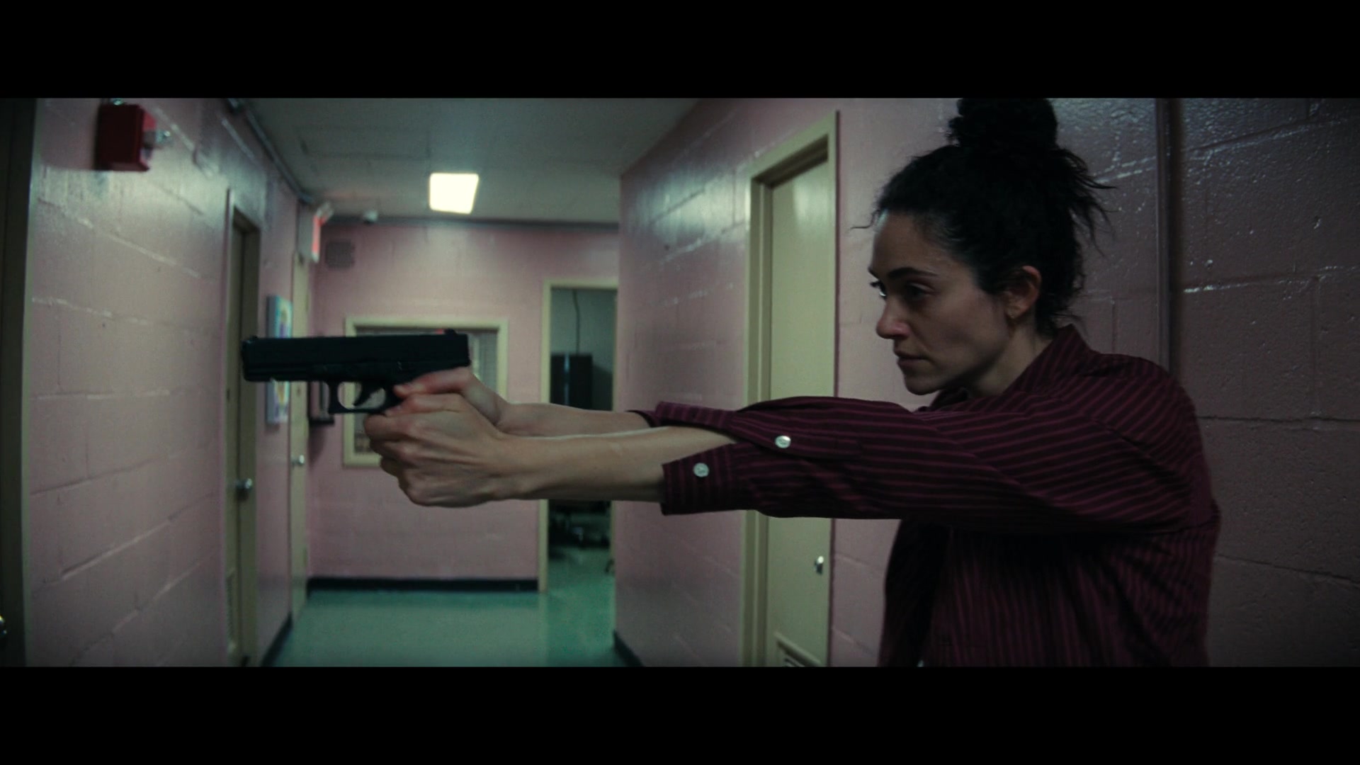 Furious_S01E06_They_Make_a_Noise_Like_Feathers_1080p_ERW_004832.jpg