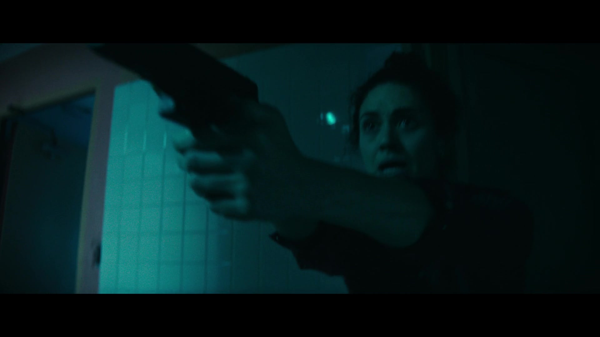 Furious_S01E06_They_Make_a_Noise_Like_Feathers_1080p_ERW_004858.jpg