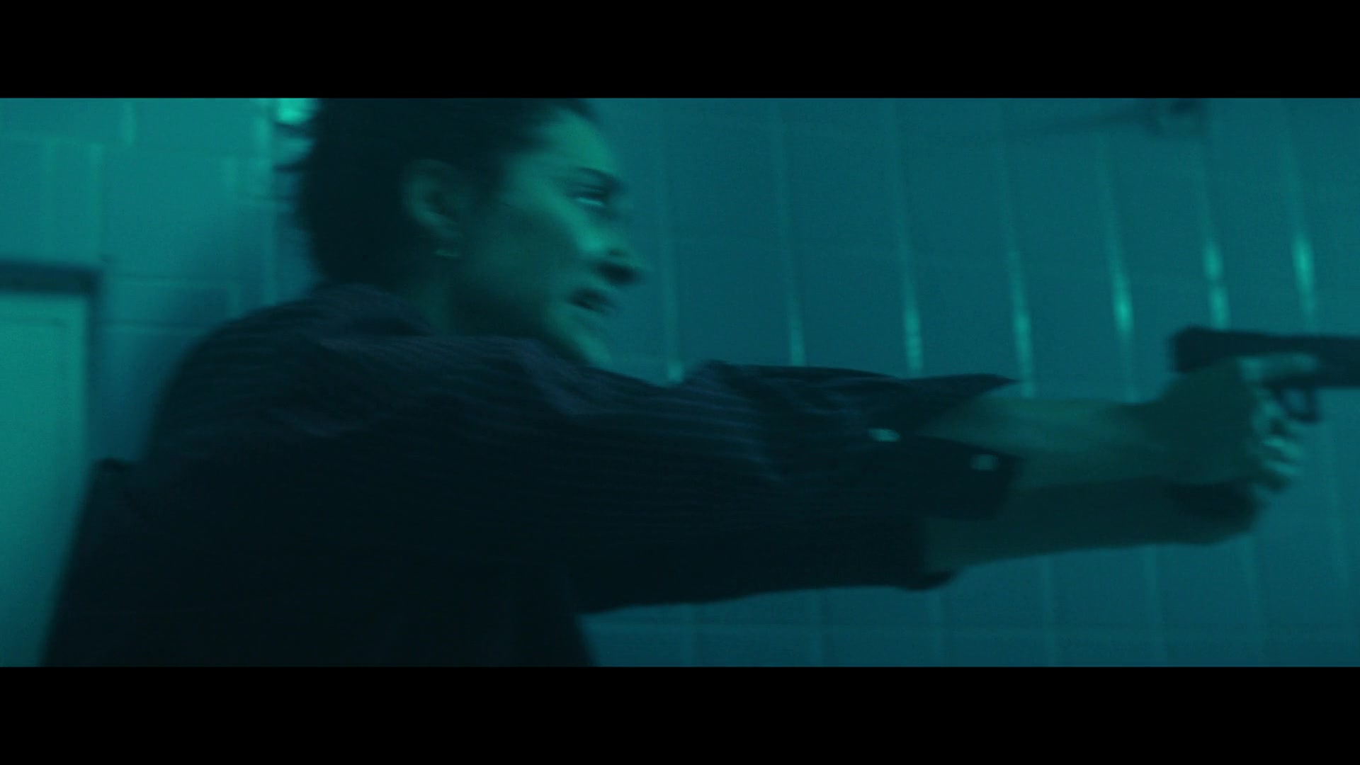 Furious_S01E06_They_Make_a_Noise_Like_Feathers_1080p_ERW_004878.jpg