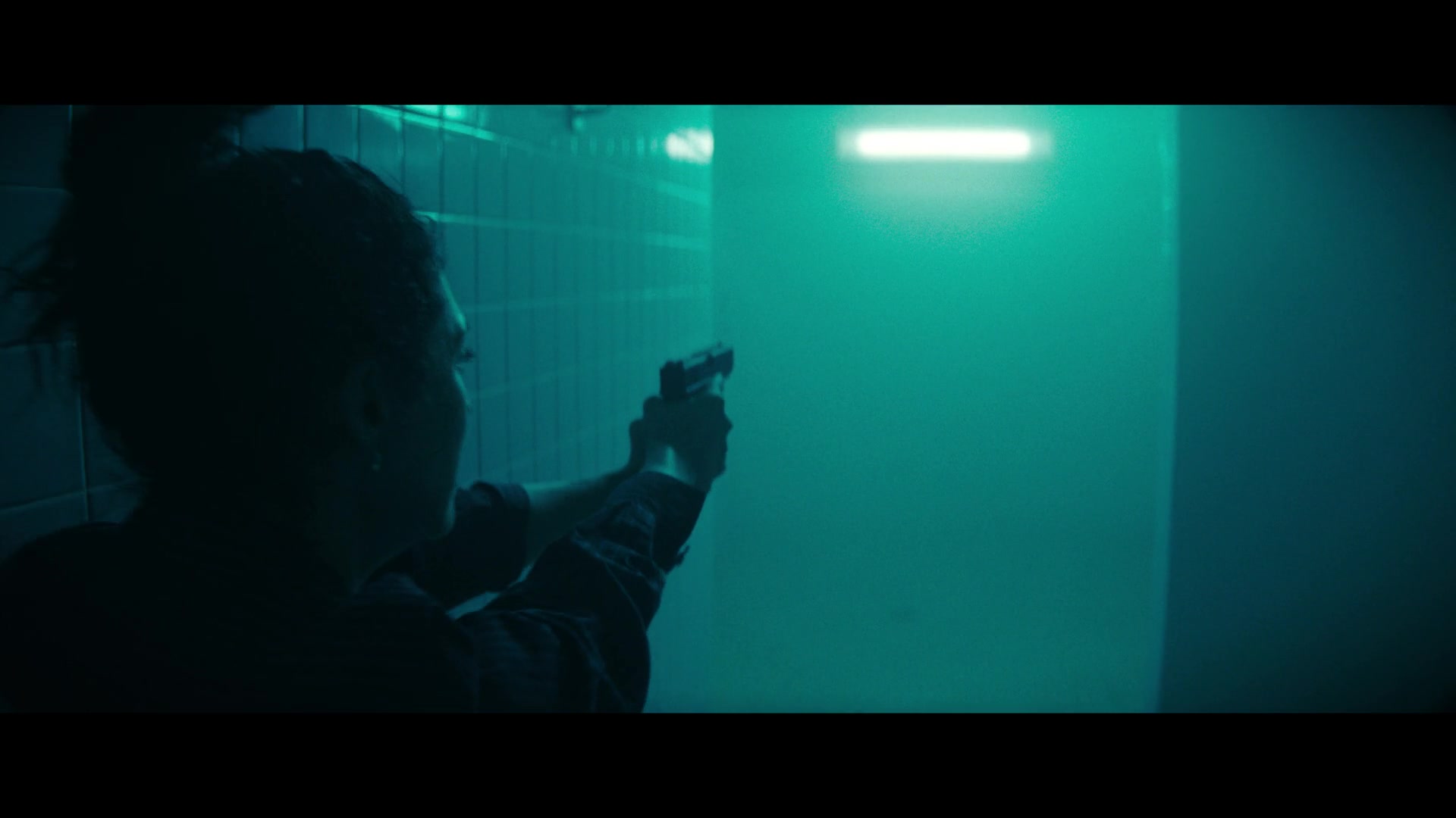 Furious_S01E06_They_Make_a_Noise_Like_Feathers_1080p_ERW_004884.jpg