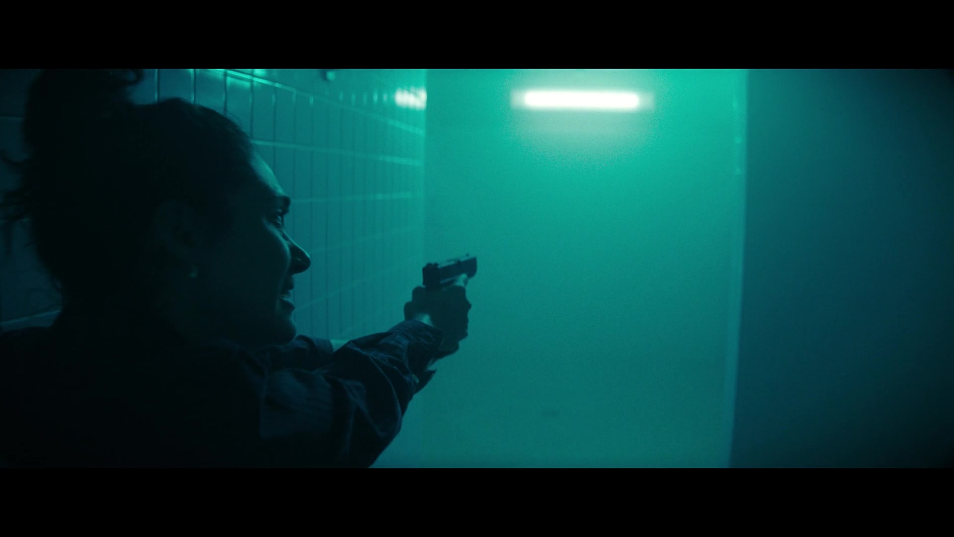 Furious_S01E06_They_Make_a_Noise_Like_Feathers_1080p_ERW_004886.jpg
