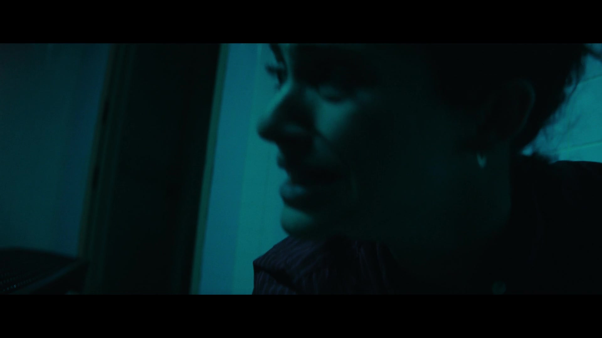 Furious_S01E06_They_Make_a_Noise_Like_Feathers_1080p_ERW_004900.jpg