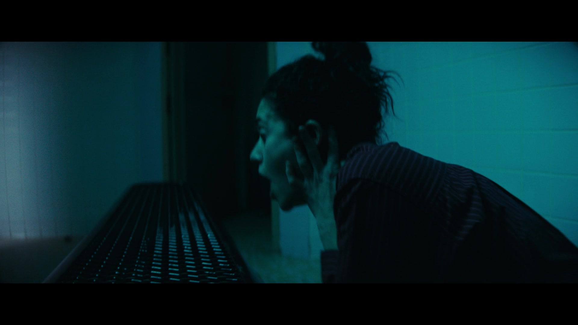Furious_S01E06_They_Make_a_Noise_Like_Feathers_1080p_ERW_004910.jpg
