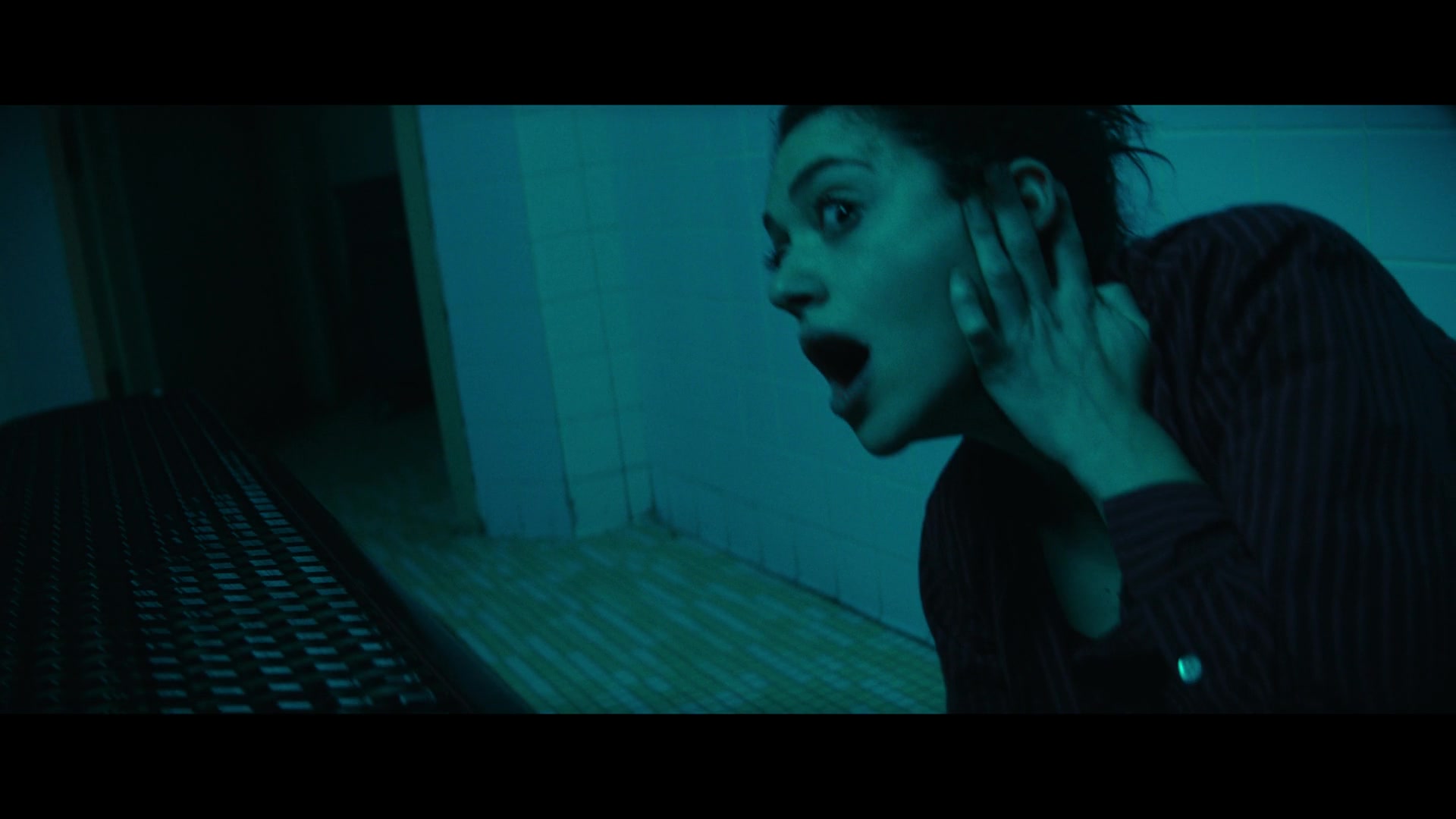 Furious_S01E06_They_Make_a_Noise_Like_Feathers_1080p_ERW_004915.jpg