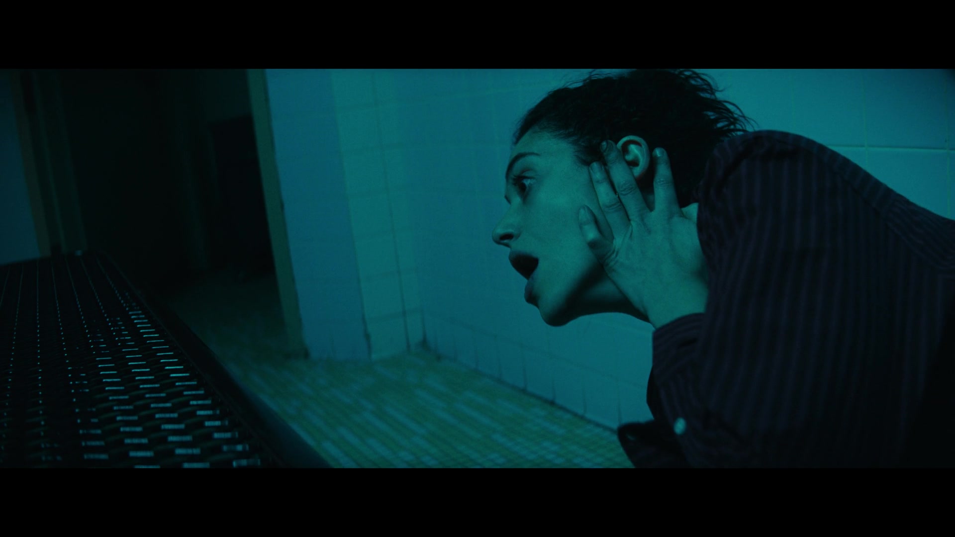 Furious_S01E06_They_Make_a_Noise_Like_Feathers_1080p_ERW_004917.jpg