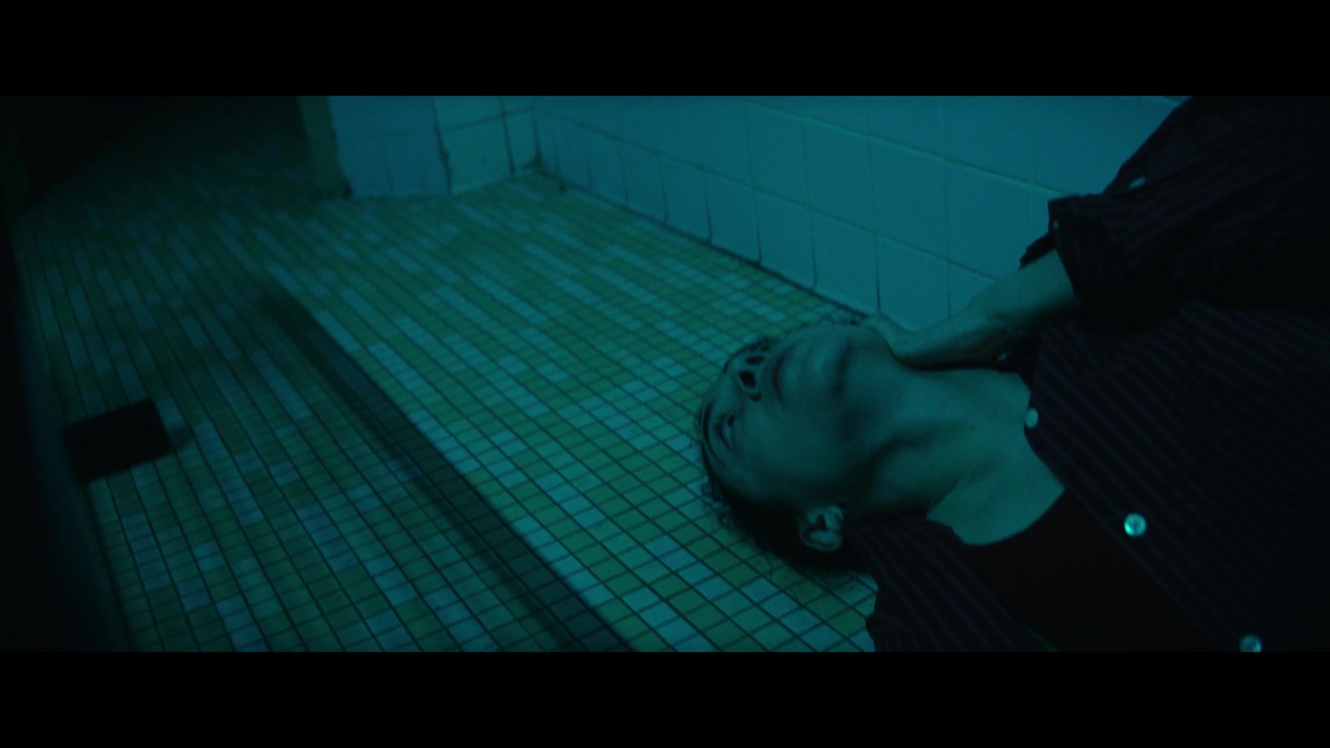 Furious_S01E06_They_Make_a_Noise_Like_Feathers_1080p_ERW_004926.jpg