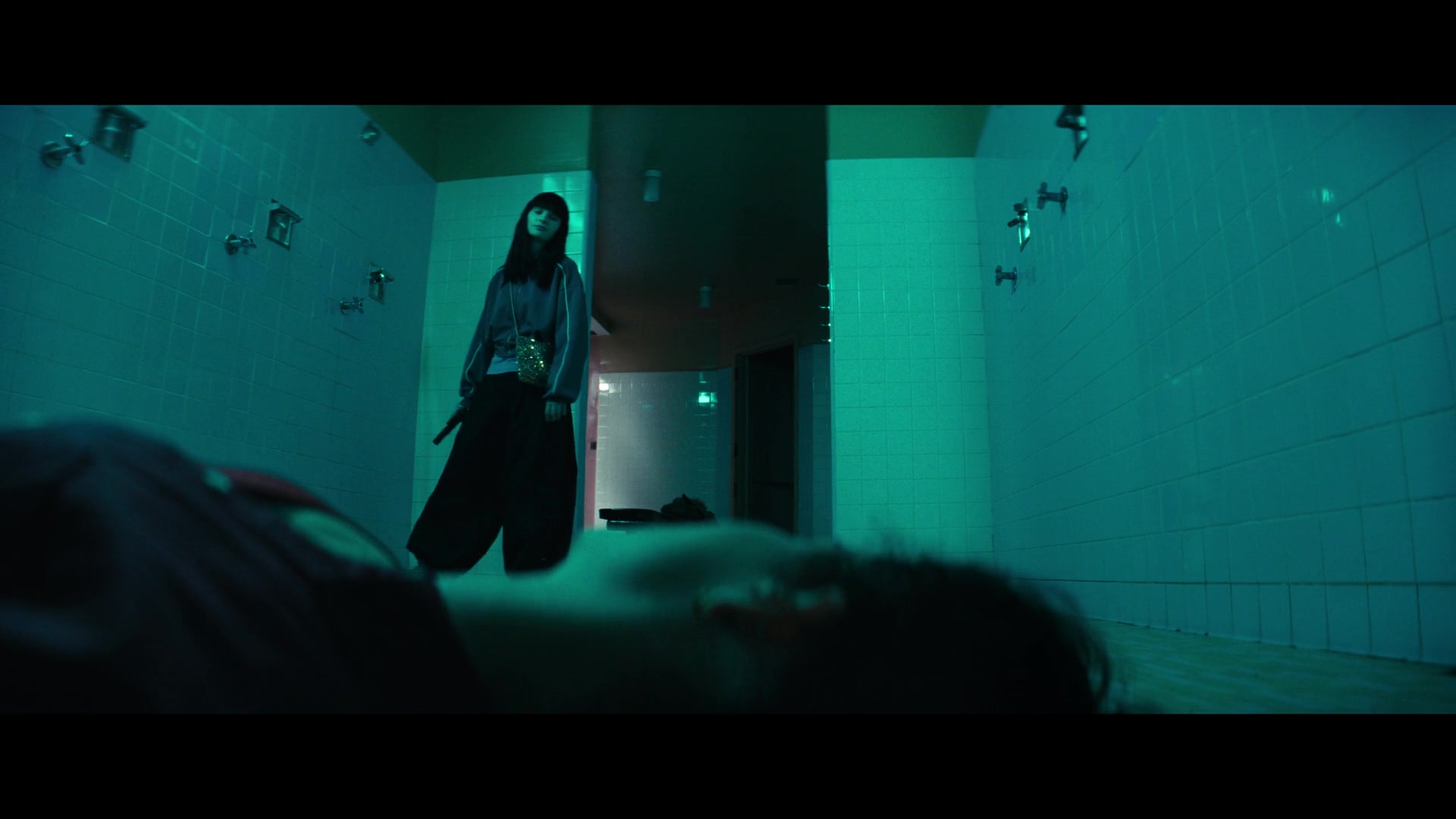 Furious_S01E06_They_Make_a_Noise_Like_Feathers_1080p_ERW_005714.jpg