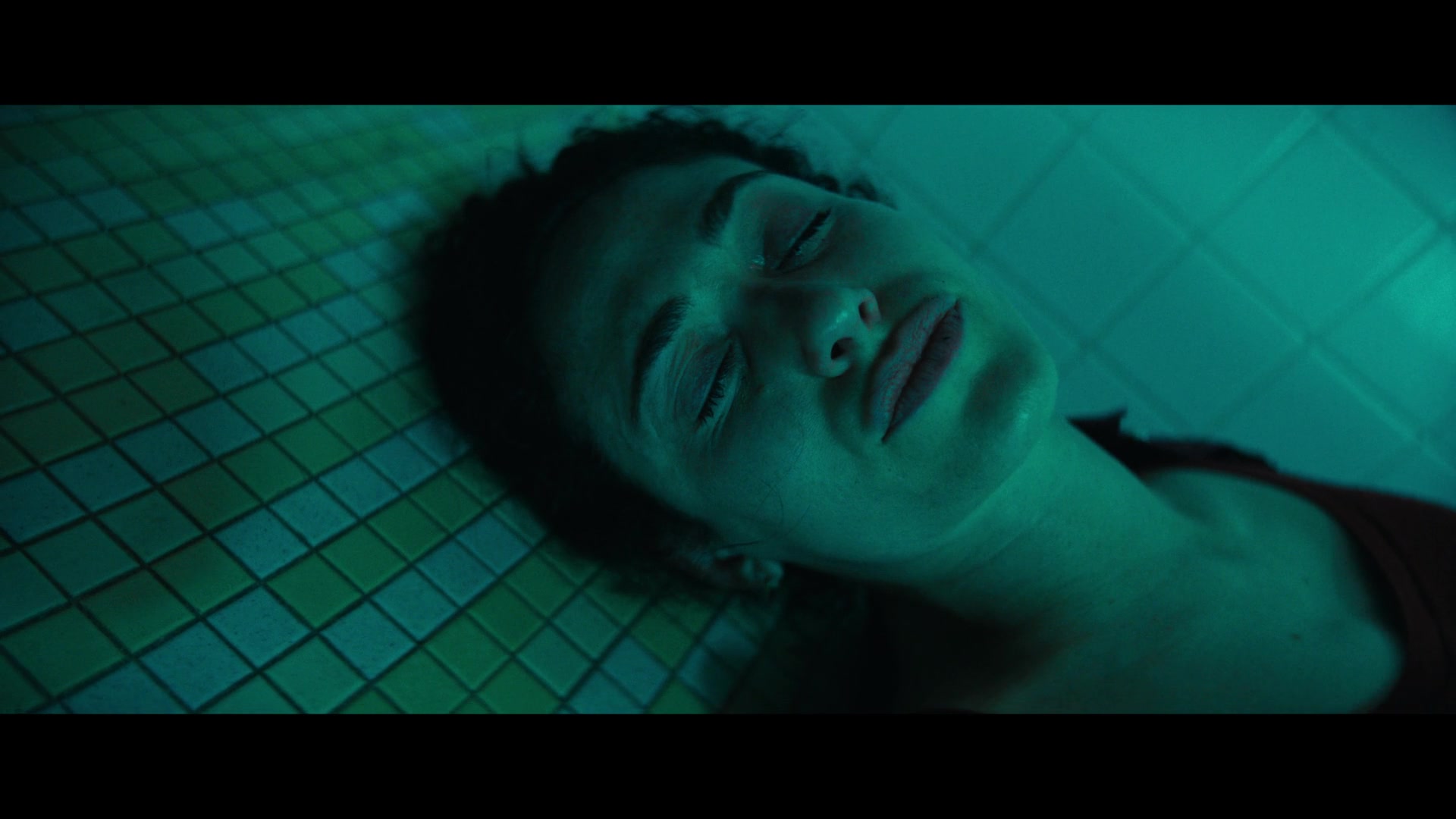 Furious_S01E06_They_Make_a_Noise_Like_Feathers_1080p_ERW_005721.jpg