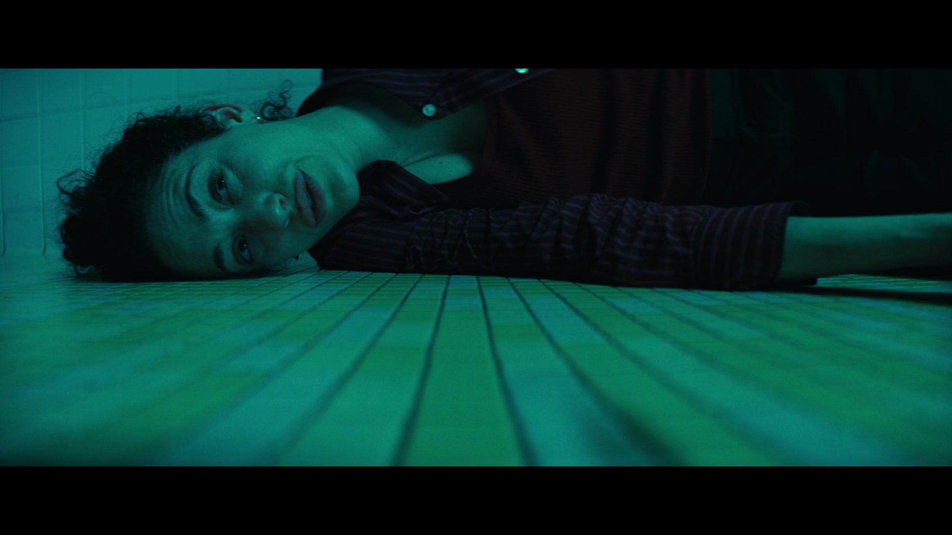 Furious_S01E06_They_Make_a_Noise_Like_Feathers_1080p_ERW_005778.jpg