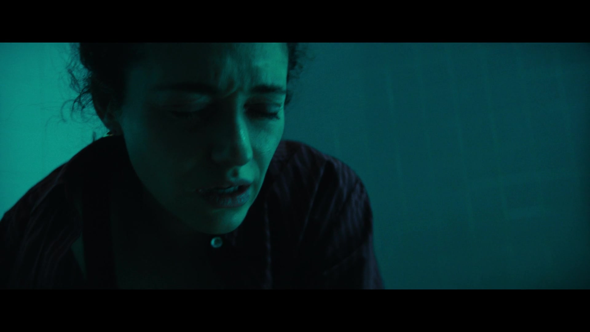 Furious_S01E06_They_Make_a_Noise_Like_Feathers_1080p_ERW_005921.jpg