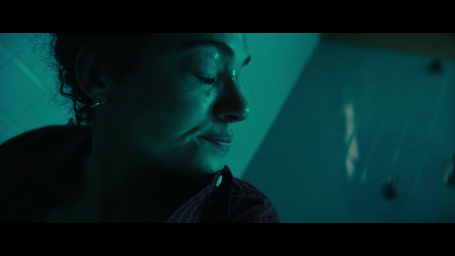 Furious_S01E06_They_Make_a_Noise_Like_Feathers_1080p_ERW_005950.jpg