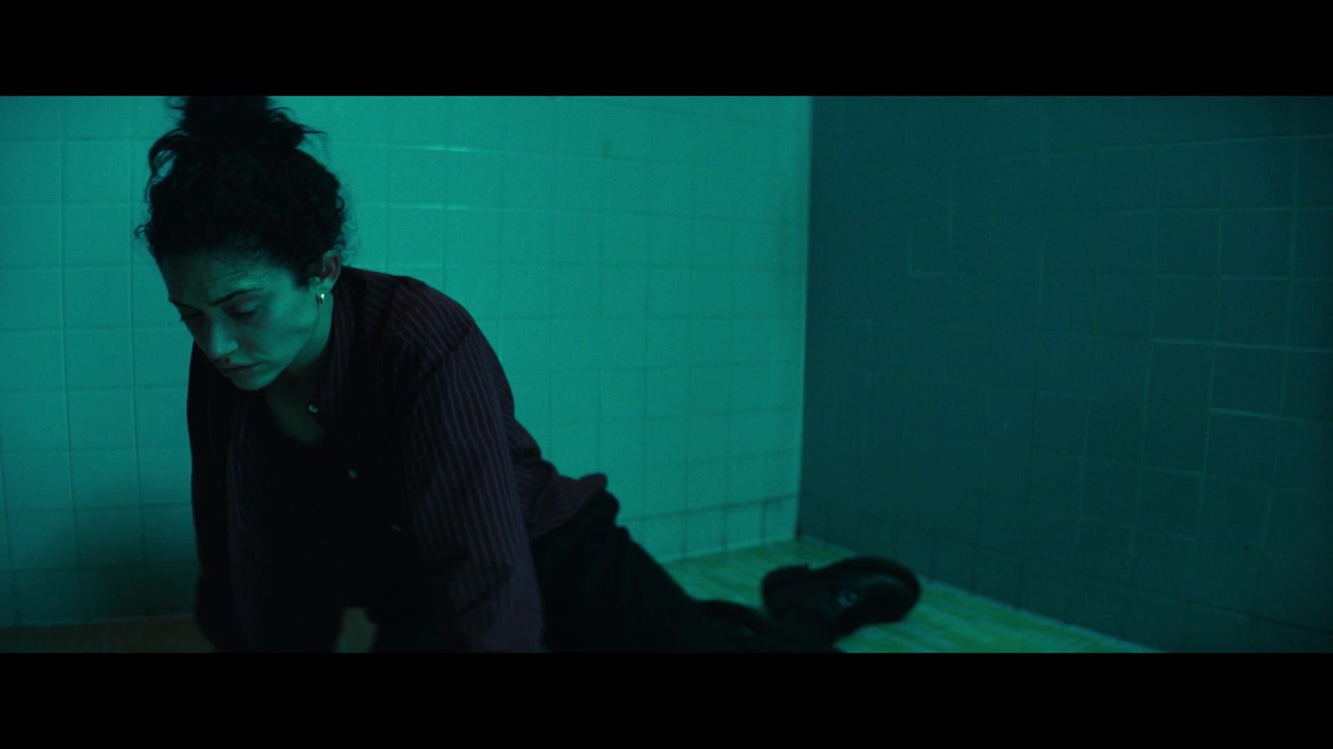 Furious_S01E06_They_Make_a_Noise_Like_Feathers_1080p_ERW_006047.jpg