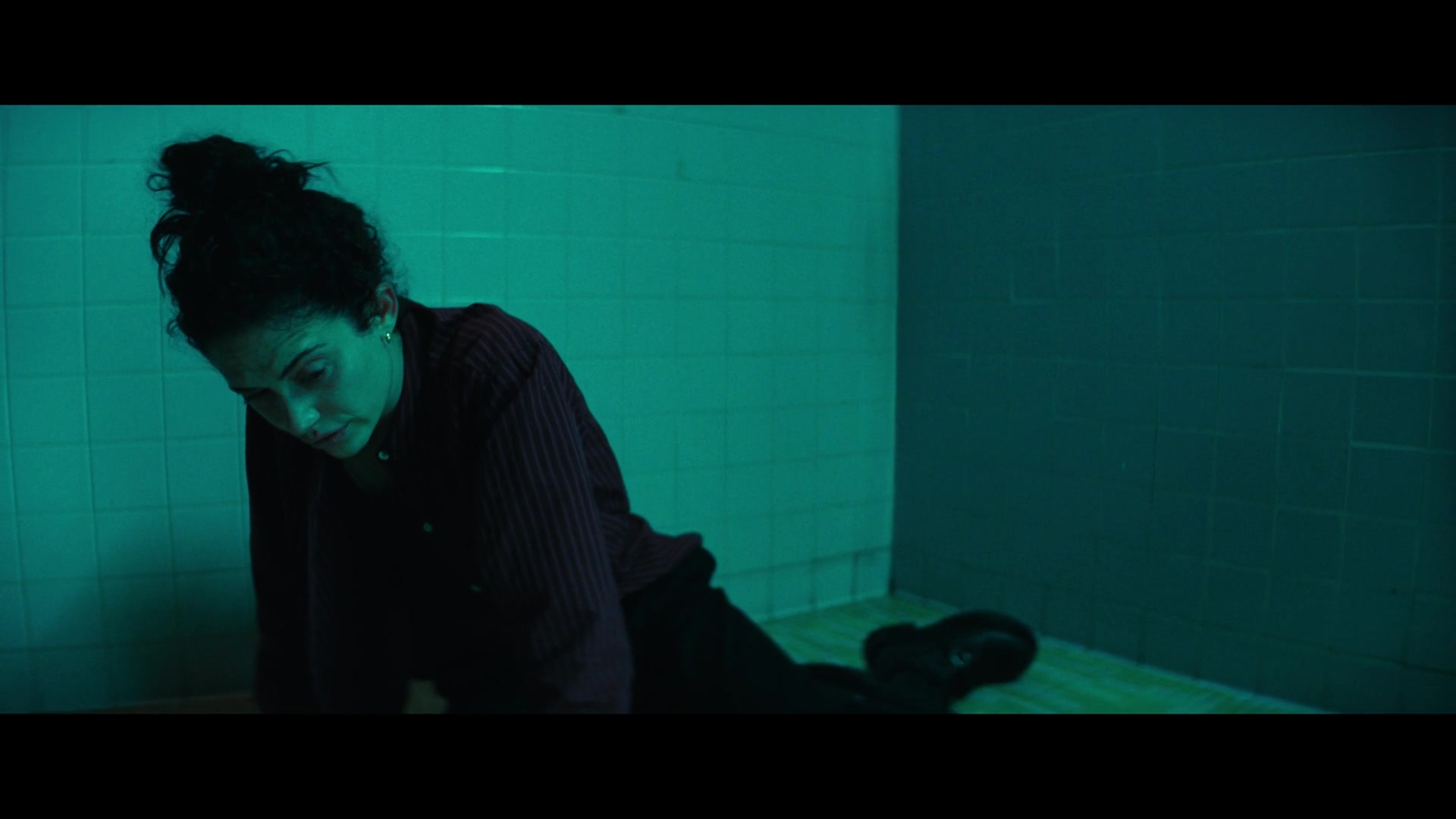 Furious_S01E06_They_Make_a_Noise_Like_Feathers_1080p_ERW_006058.jpg